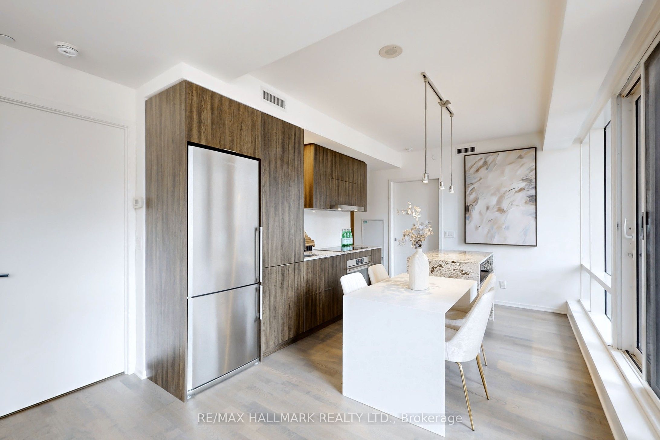 1 Bloor Street E 520, Toronto, ON M4W 0A8 photo 3