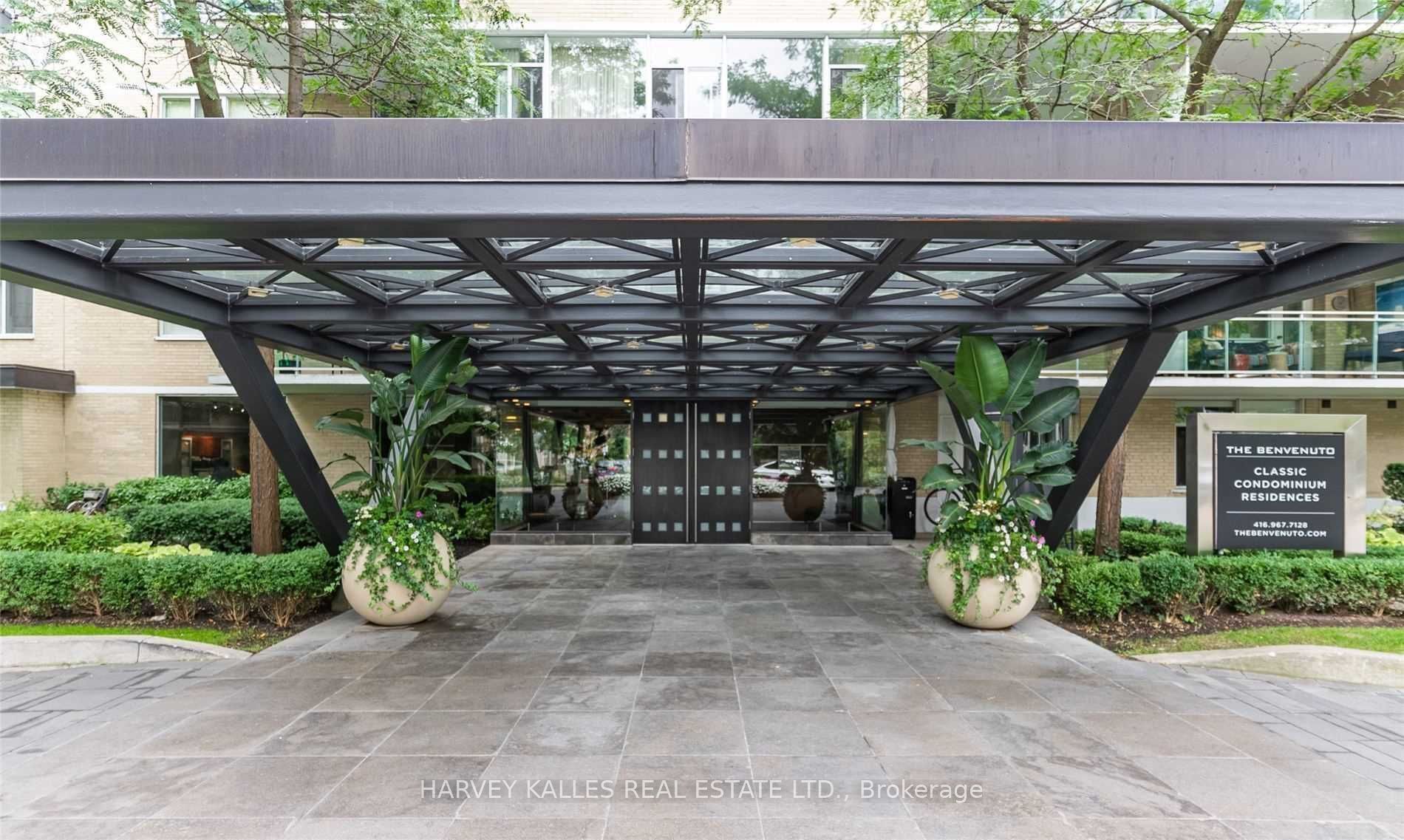 1 Benvenuto Place 320, Toronto, ON M4V 2L1 photo 2