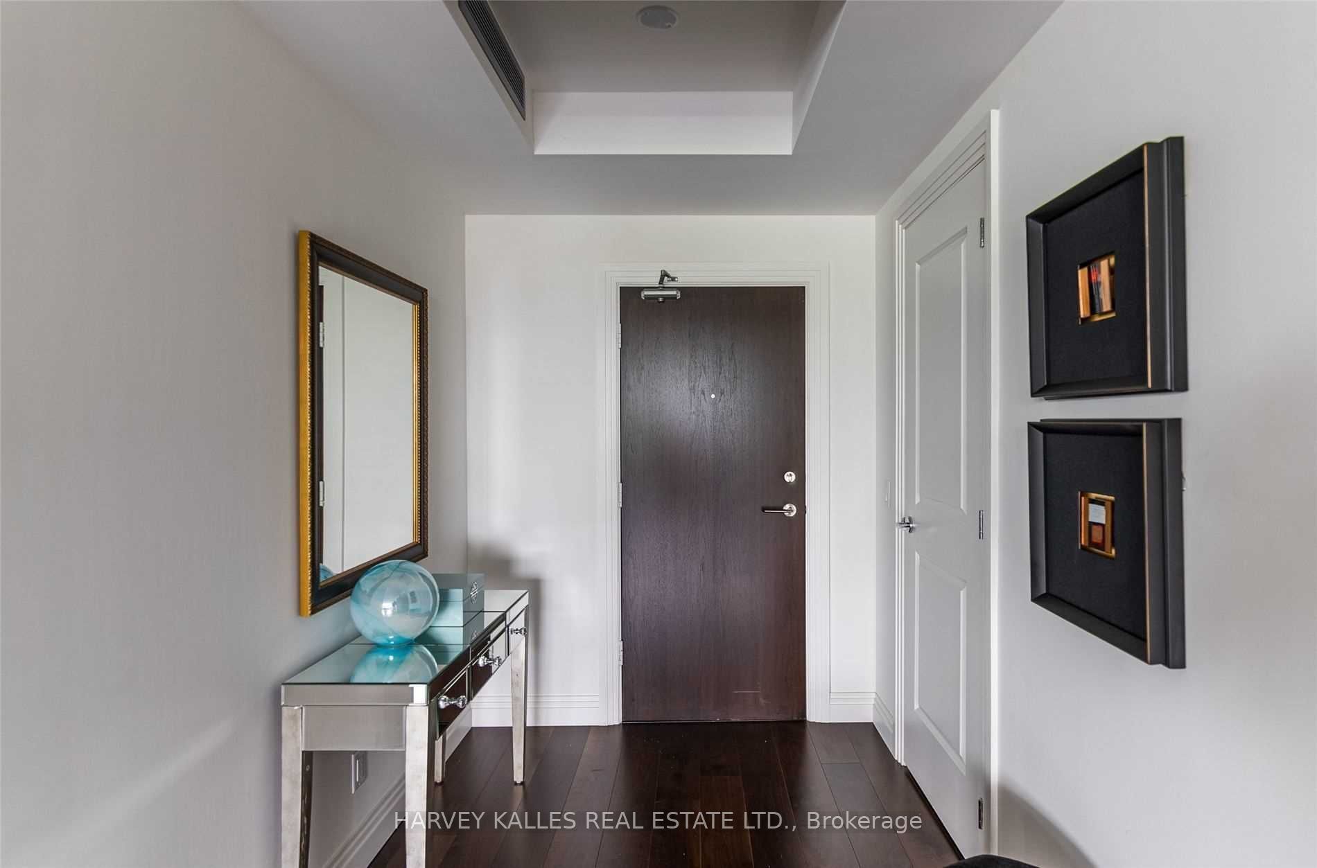 1 Benvenuto Place 320, Toronto, ON M4V 2L1 photo 3