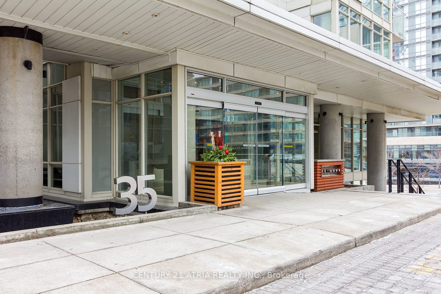 35 Mariner Terrace 3706, Toronto, ON M5V 3V9 photo 3