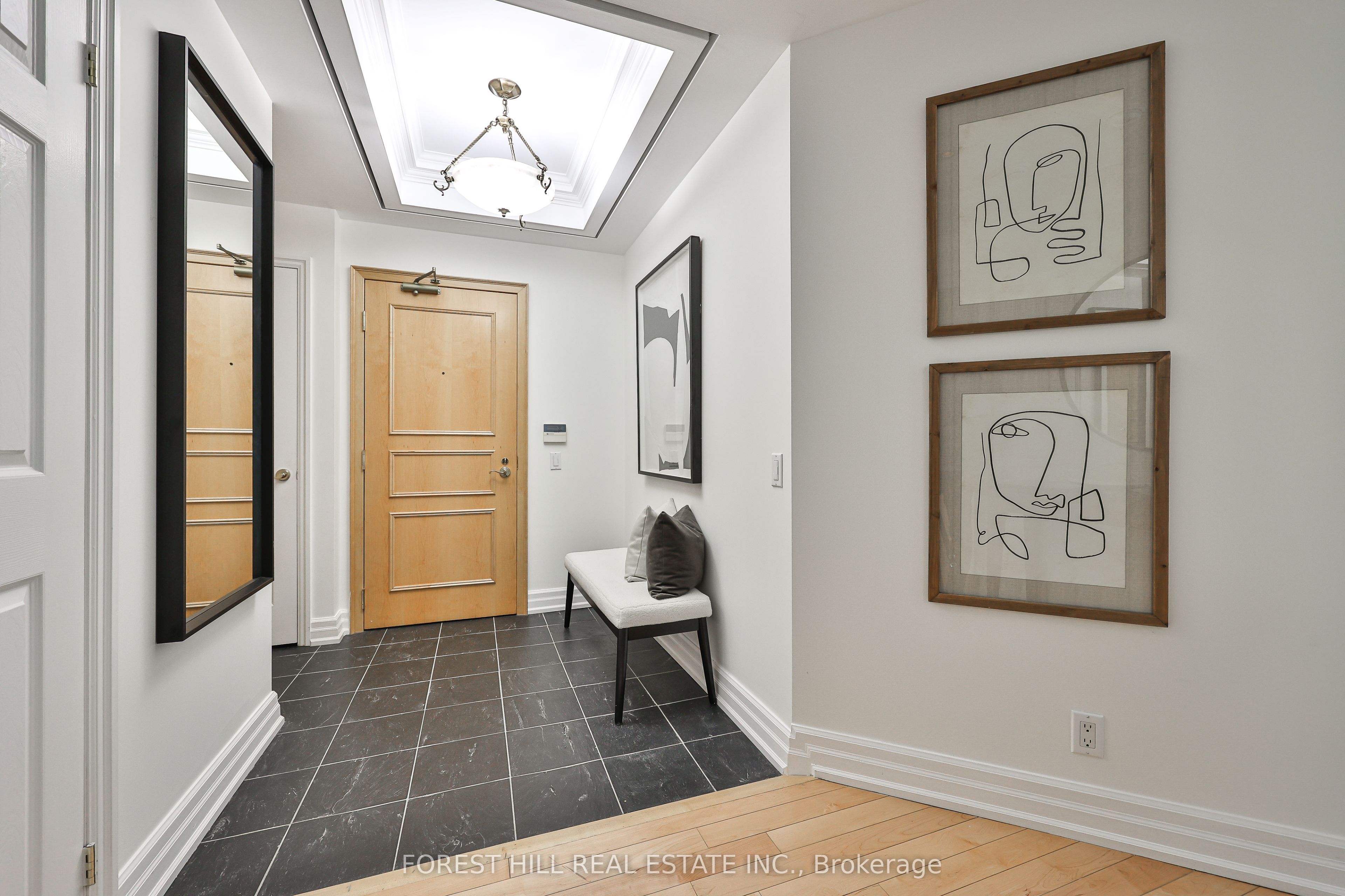 38 Avenue Road 305, Toronto, ON M5R 2G2 photo 4