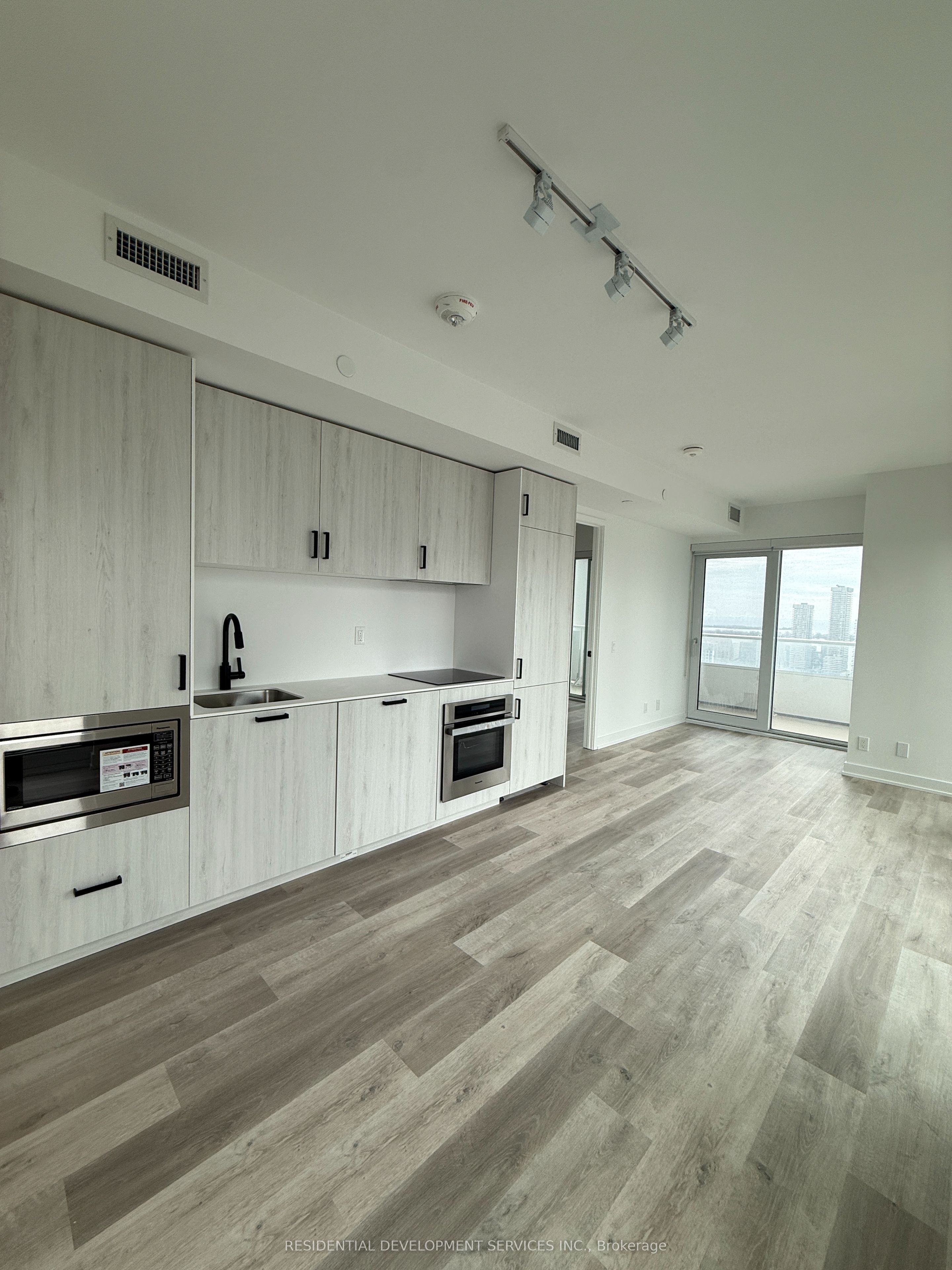 88 Queen Street 3310, Toronto, ON M5C 0B6 photo 4