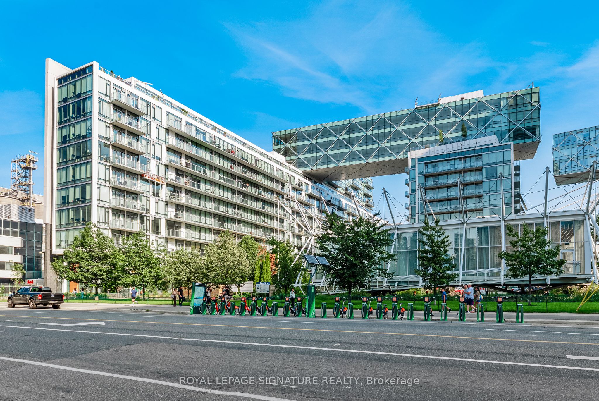 39 Queens Quay E 337, Toronto, ON M5E 0A5
