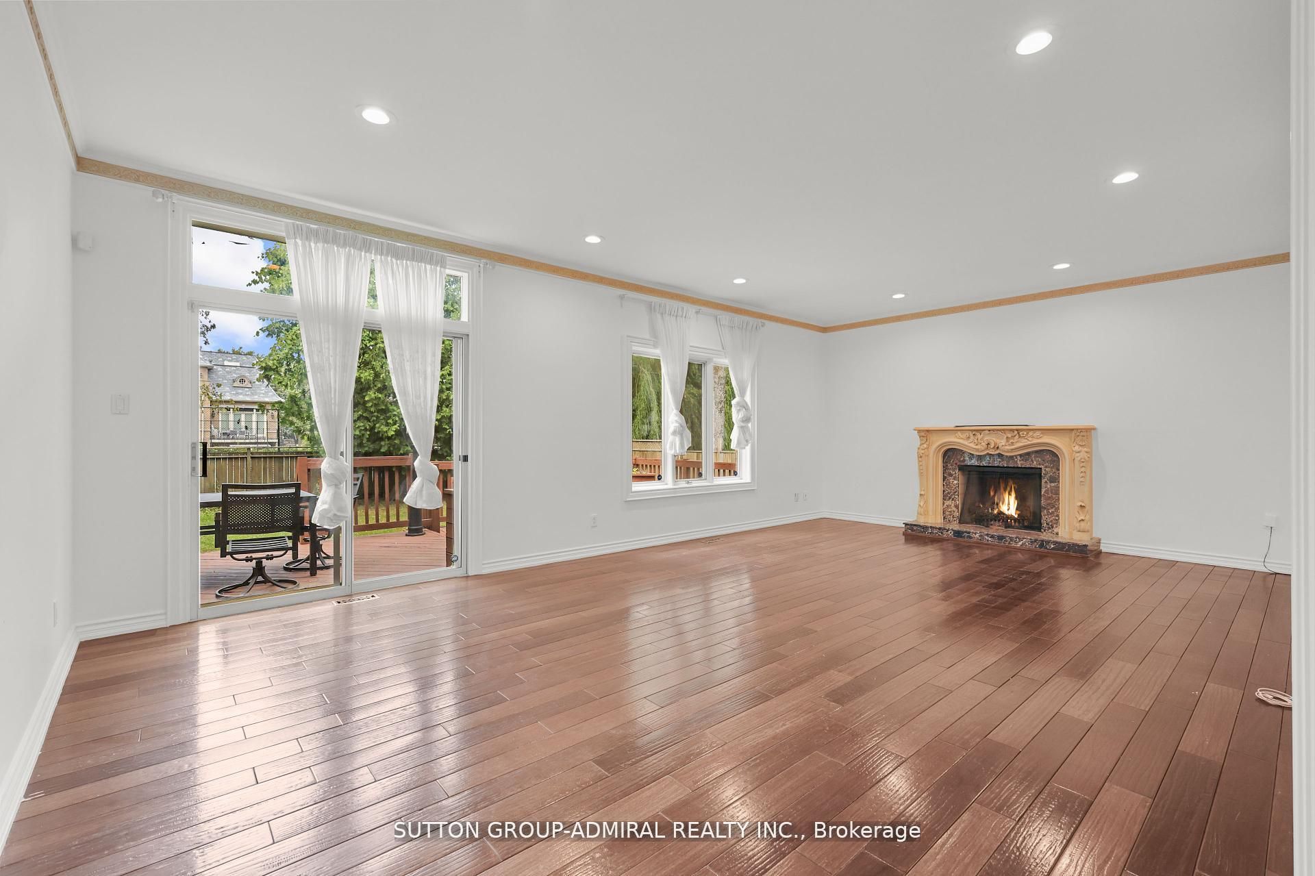 48 Berkindale Drive, Toronto, ON M2L 1Z8 photo 3