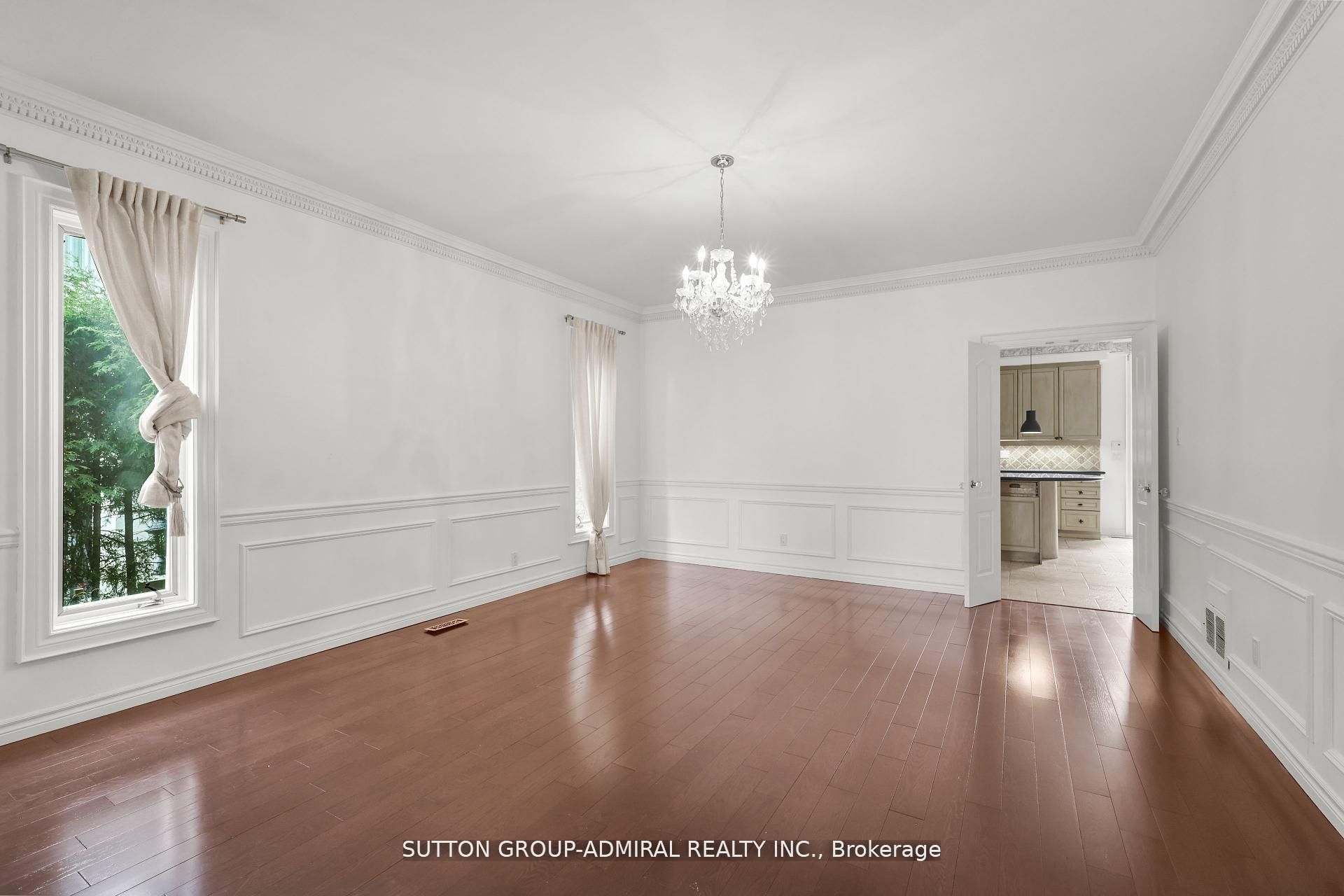 48 Berkindale Drive, Toronto, ON M2L 1Z8 photo 4
