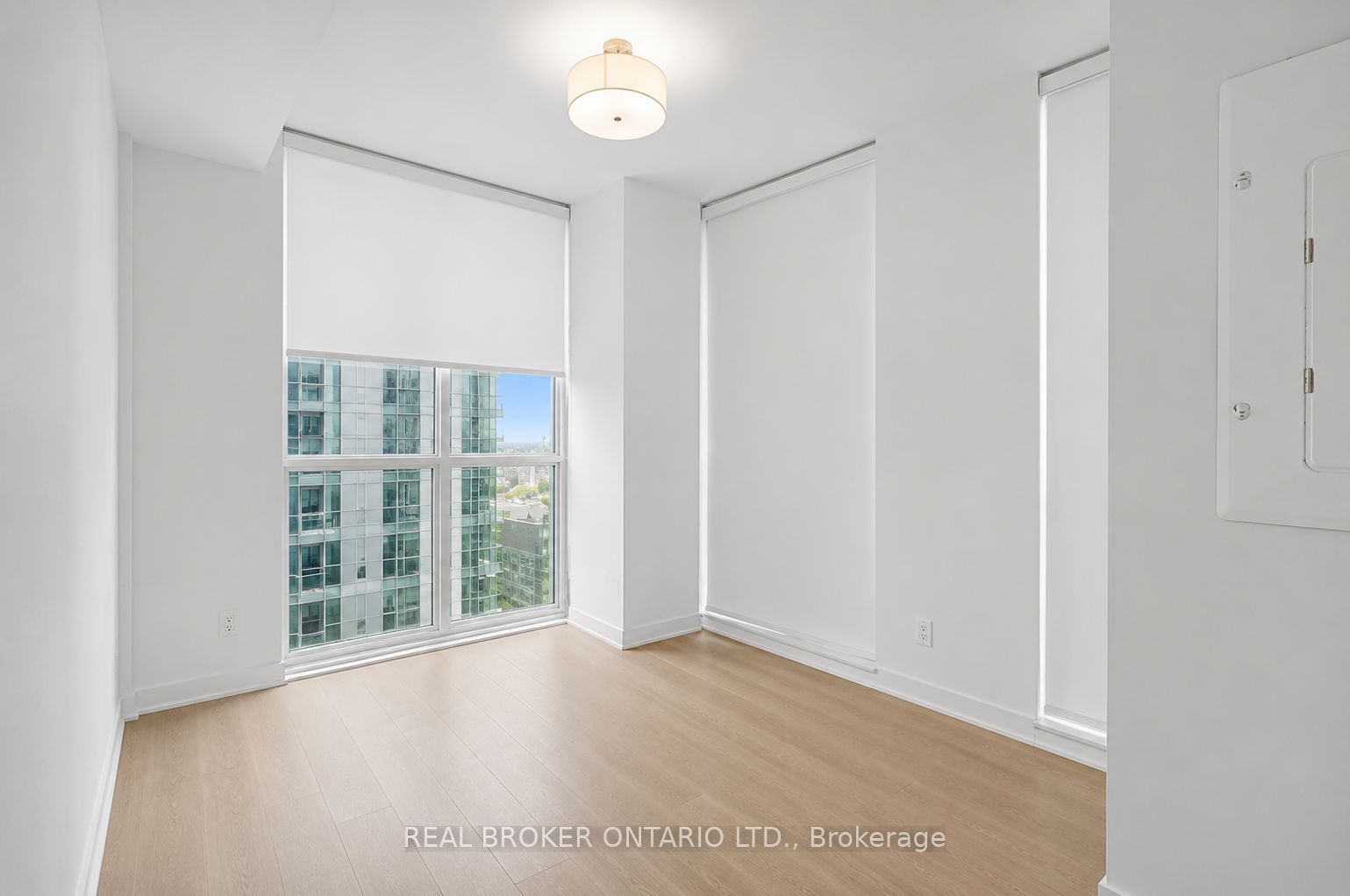 1 Yorkville Avenue 1605, Toronto, ON M4W 0B1 photo 5