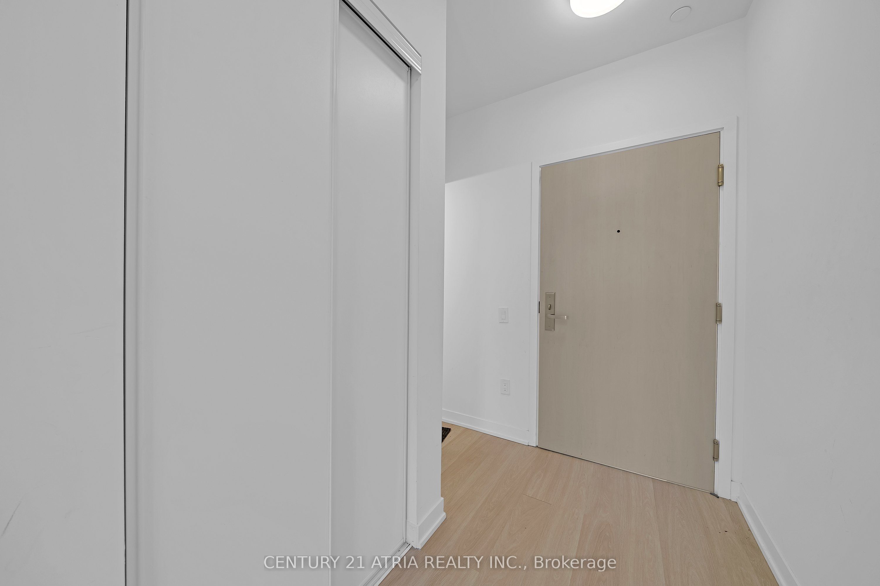 500 Wilson Avenue 1124, Toronto, ON M3H 0E5 photo 2