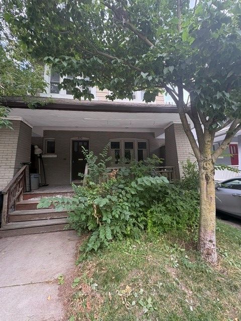 370 Spadina Road, Toronto, ON M5P 2V8