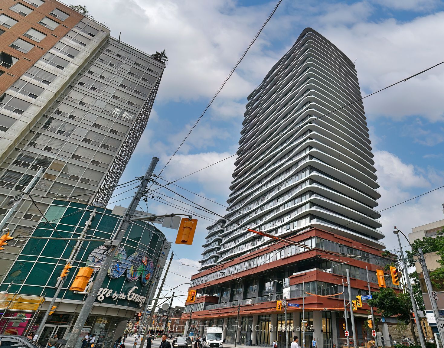 280 Dundas Street W 1011, Toronto, ON M5T 0E3 photo 2
