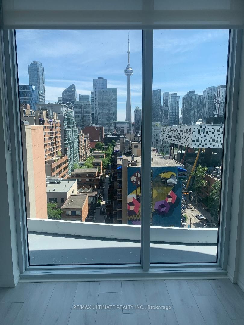 280 Dundas Street W 1011, Toronto, ON M5T 0E3 photo 3