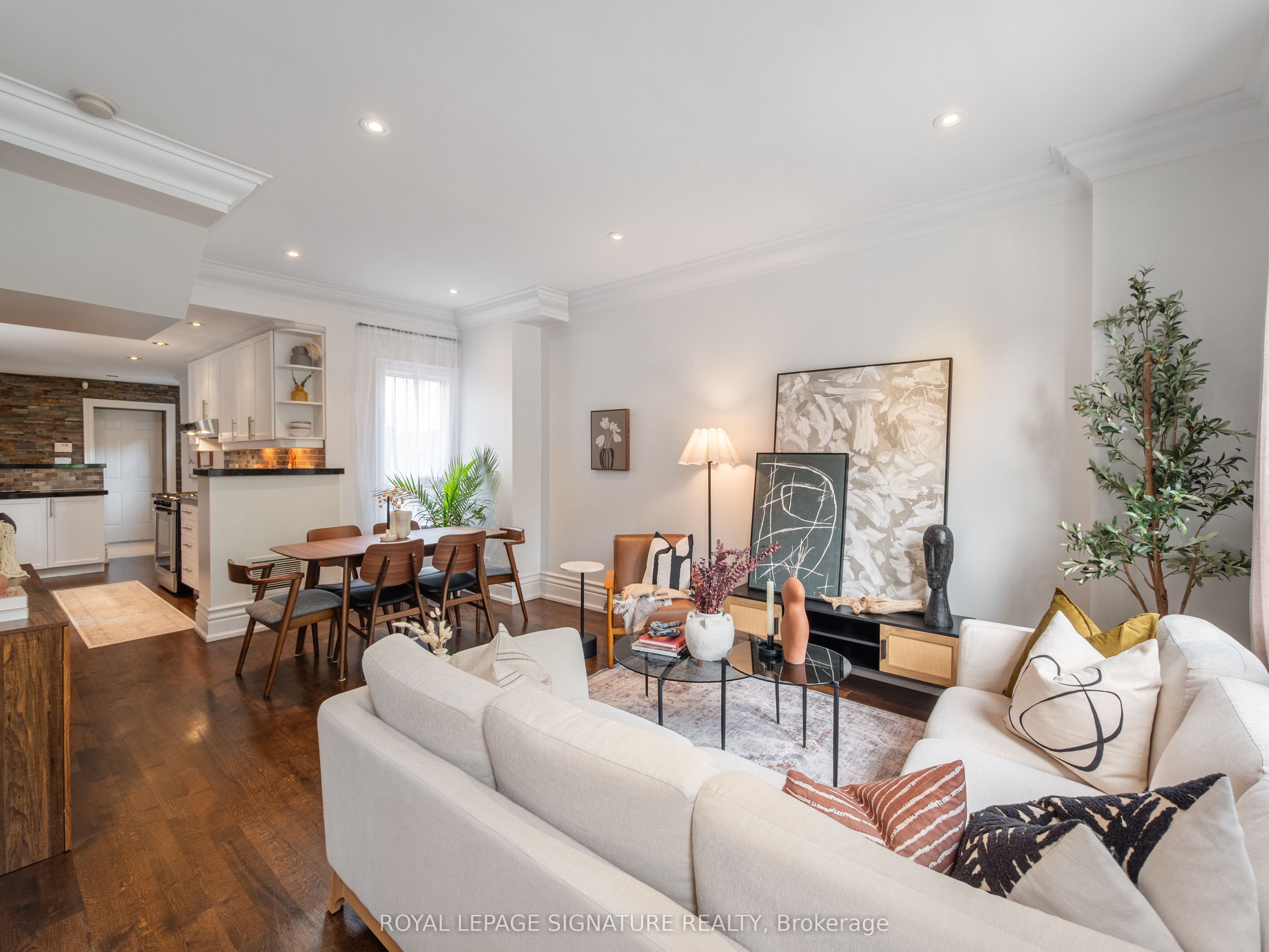 4 Whitaker Avenue, Toronto, ON M6J 1A1 photo 4