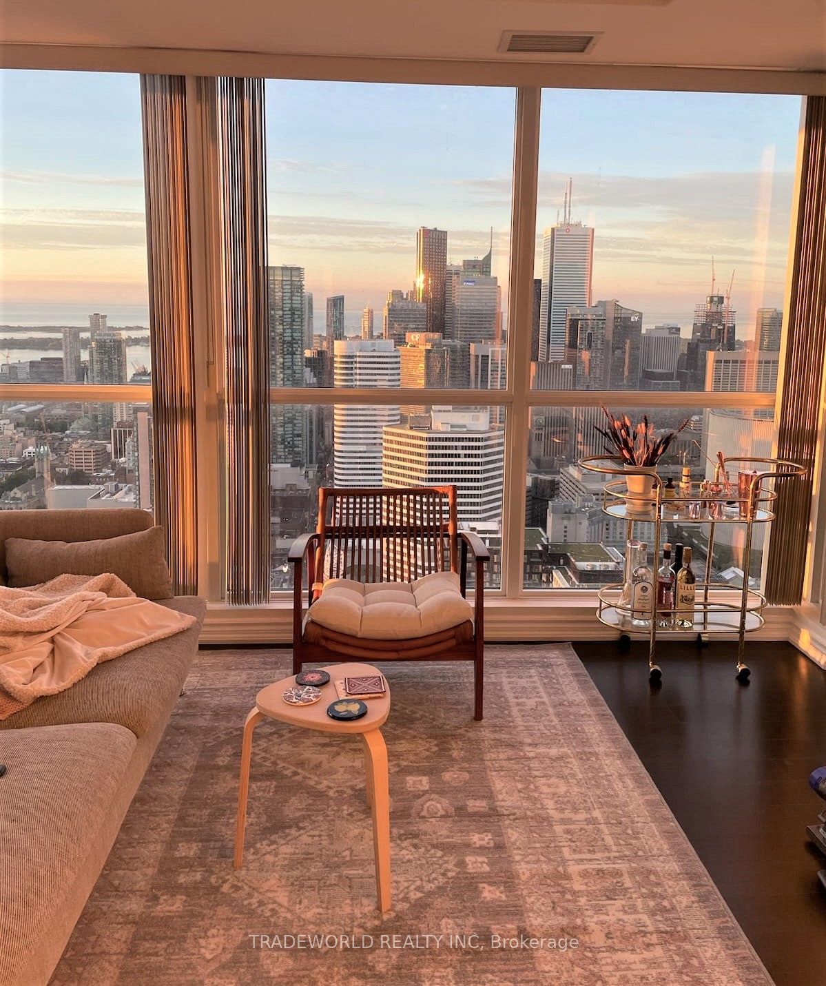 386 Yonge Street 5407, Toronto, ON M5B 0A5 photo 3