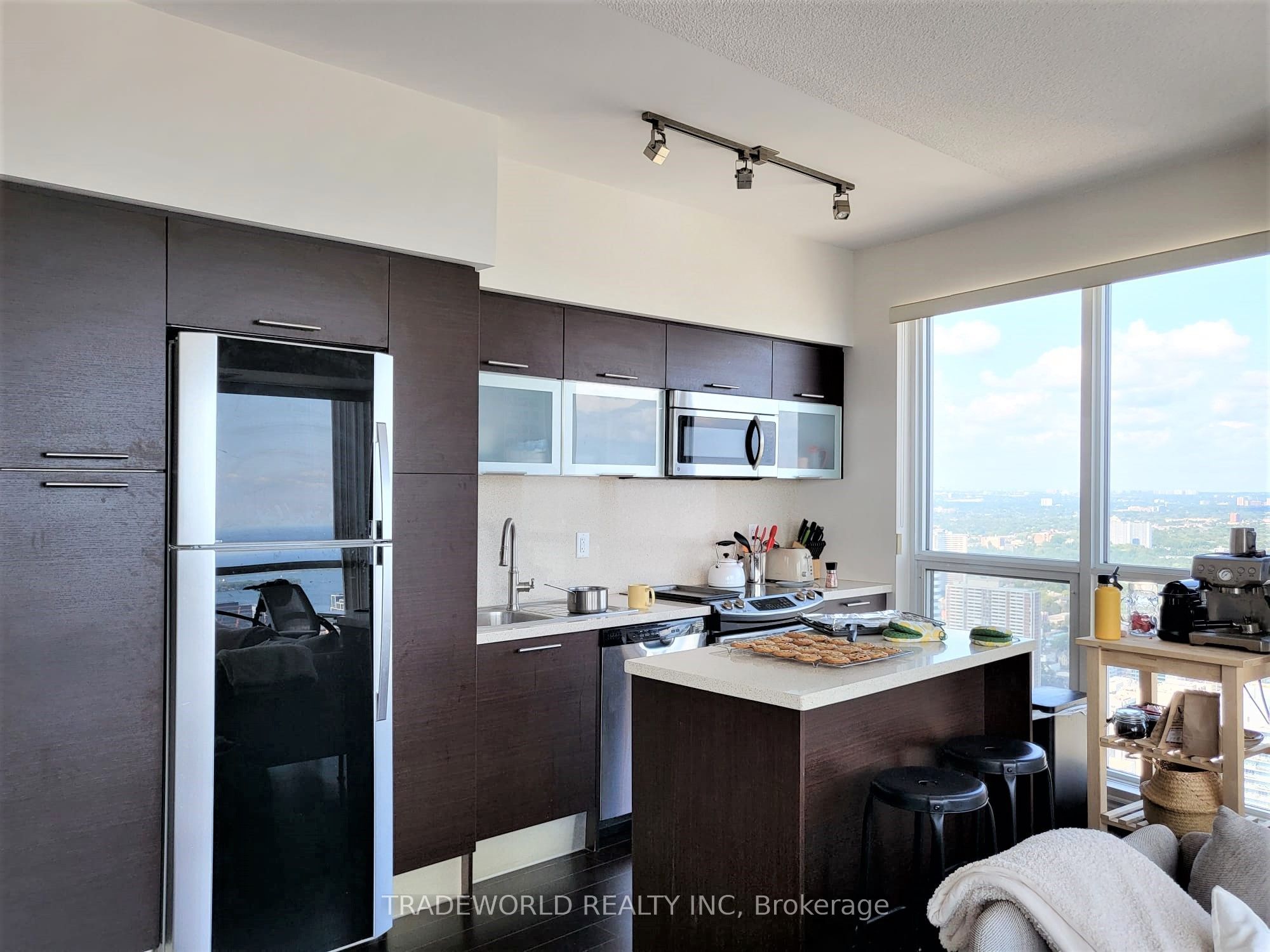 386 Yonge Street 5407, Toronto, ON M5B 0A5 photo 5