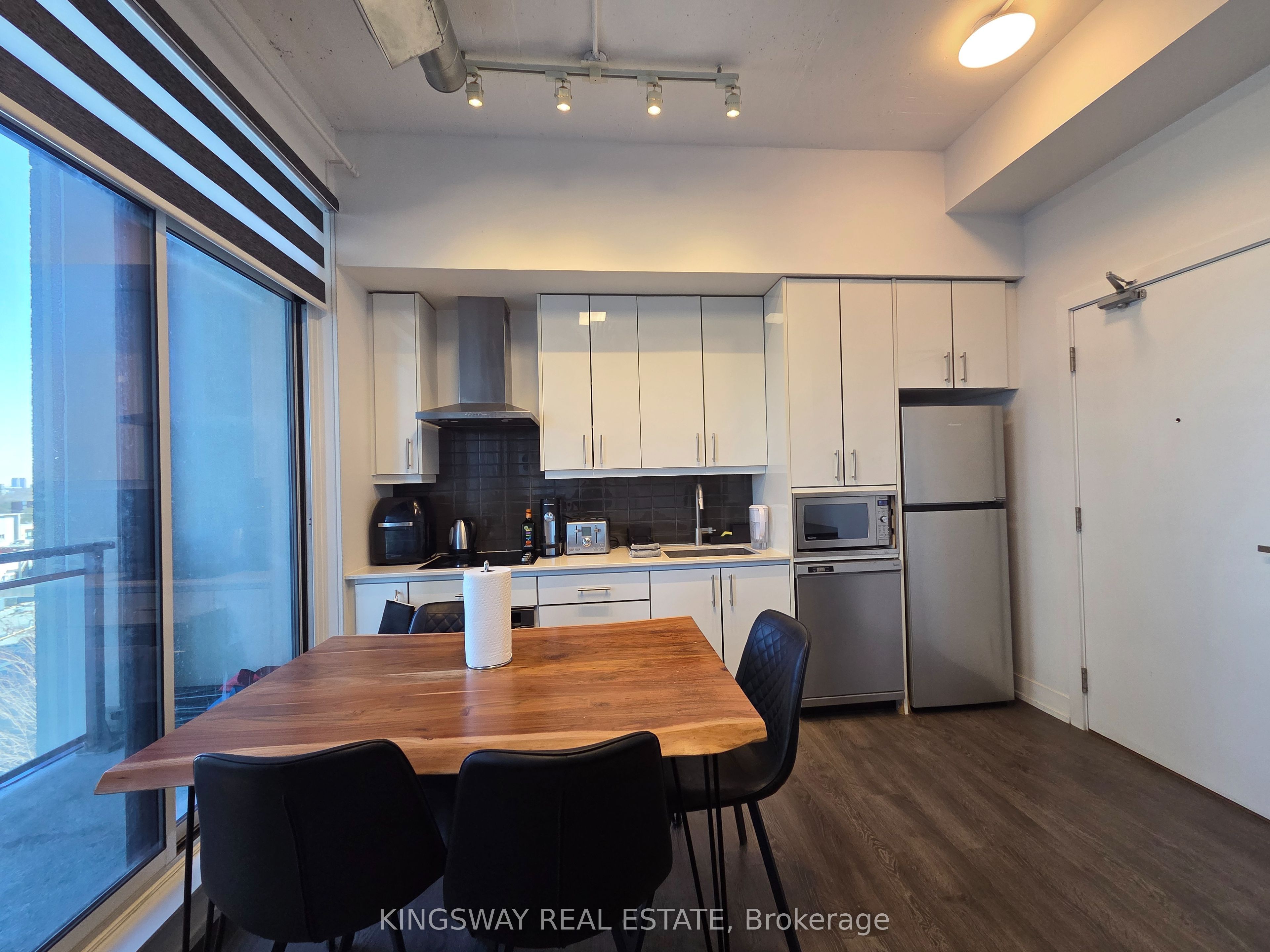 75 The Donway W 613, Toronto, ON M3C 2E9 photo 2