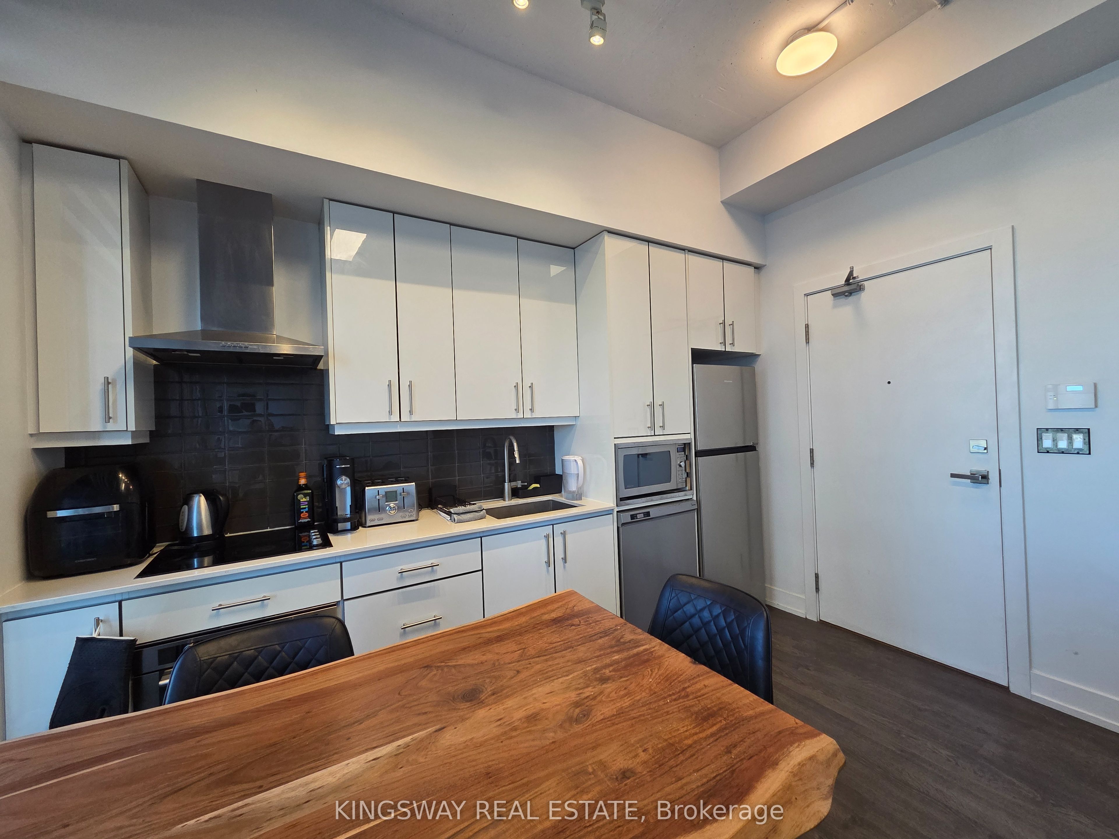 75 The Donway W 613, Toronto, ON M3C 2E9 photo 3