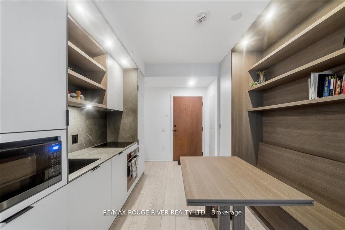 55 Charles Street E 3808, Toronto, ON M4Y 0J1 photo 5