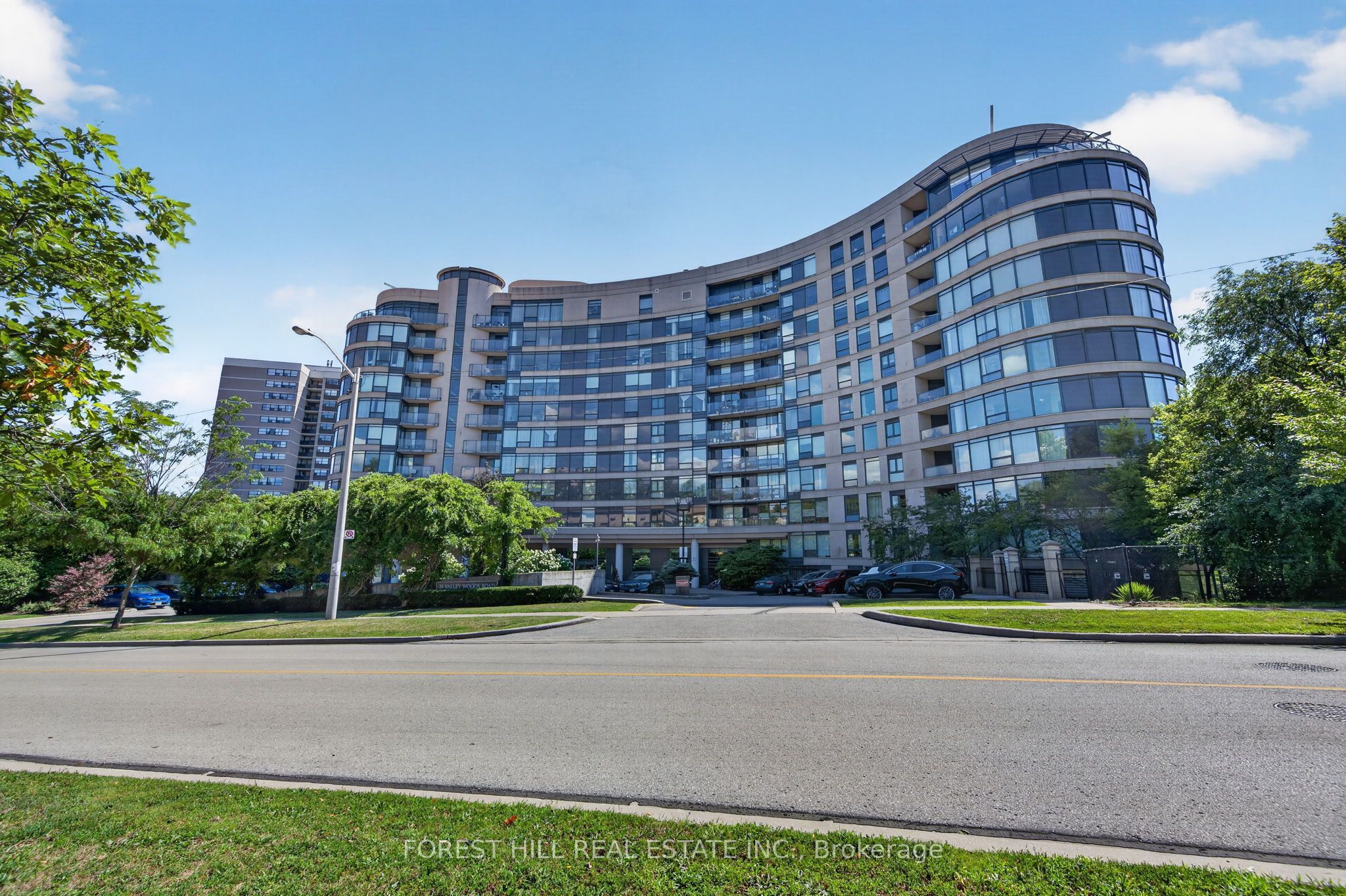 18 Valley Woods Road PH310, Toronto, ON M3A 0A1