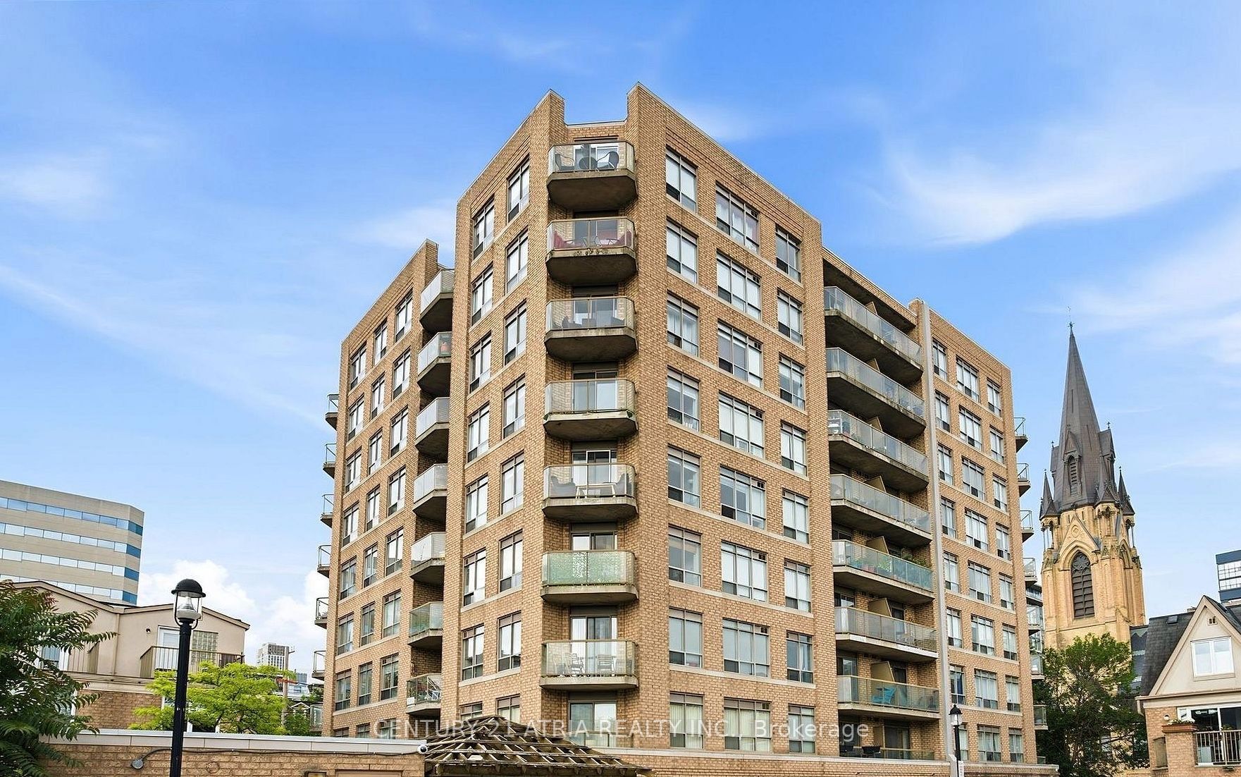 140 Bathurst Street 103, Toronto, ON M5V 3N8
