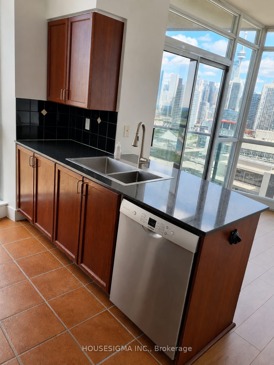 219 Fort York Boulevard 2303, Toronto, ON M5V 1B1 photo 4