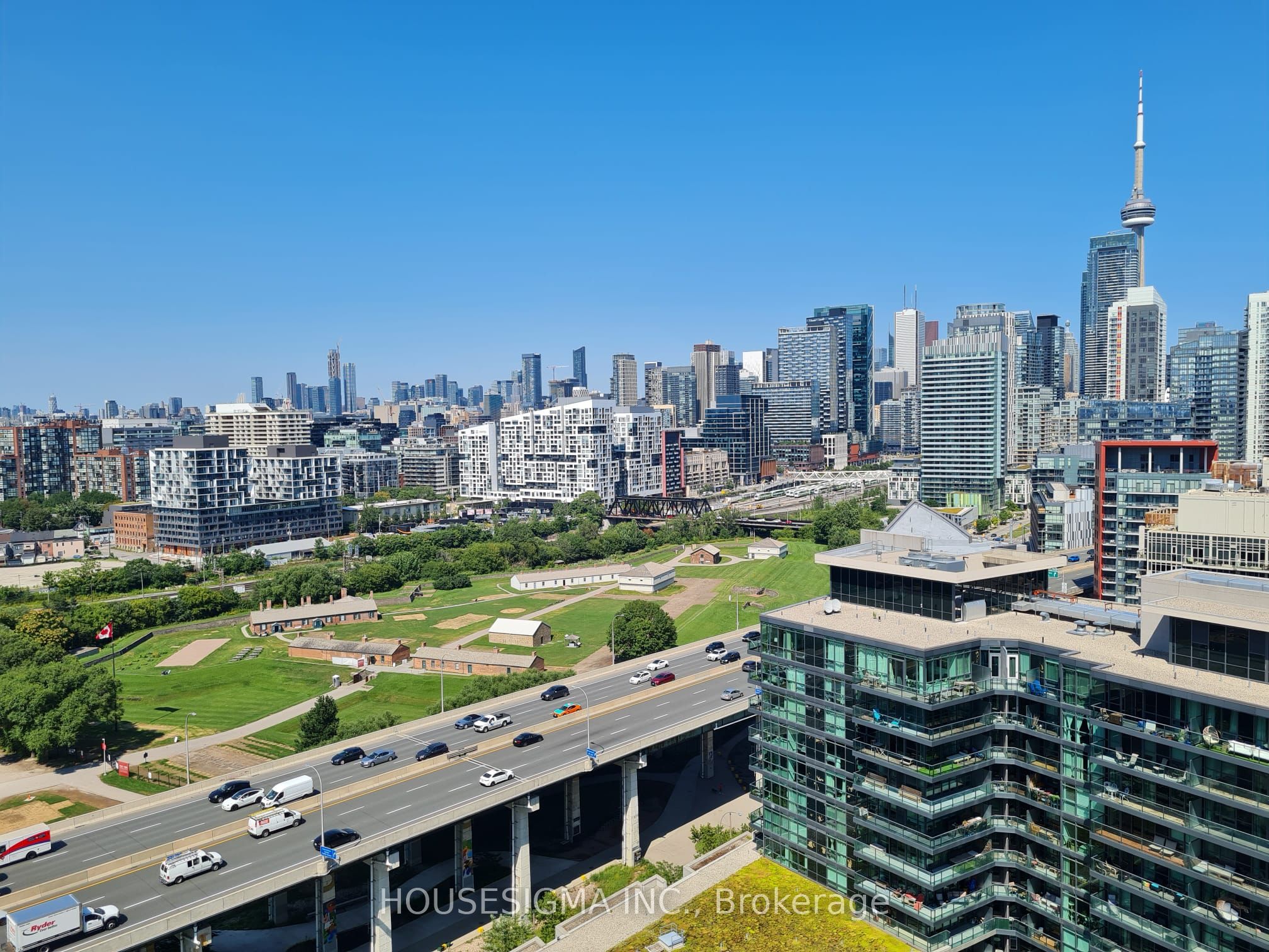 219 Fort York Boulevard 2303, Toronto, ON M5V 1B1 photo 5