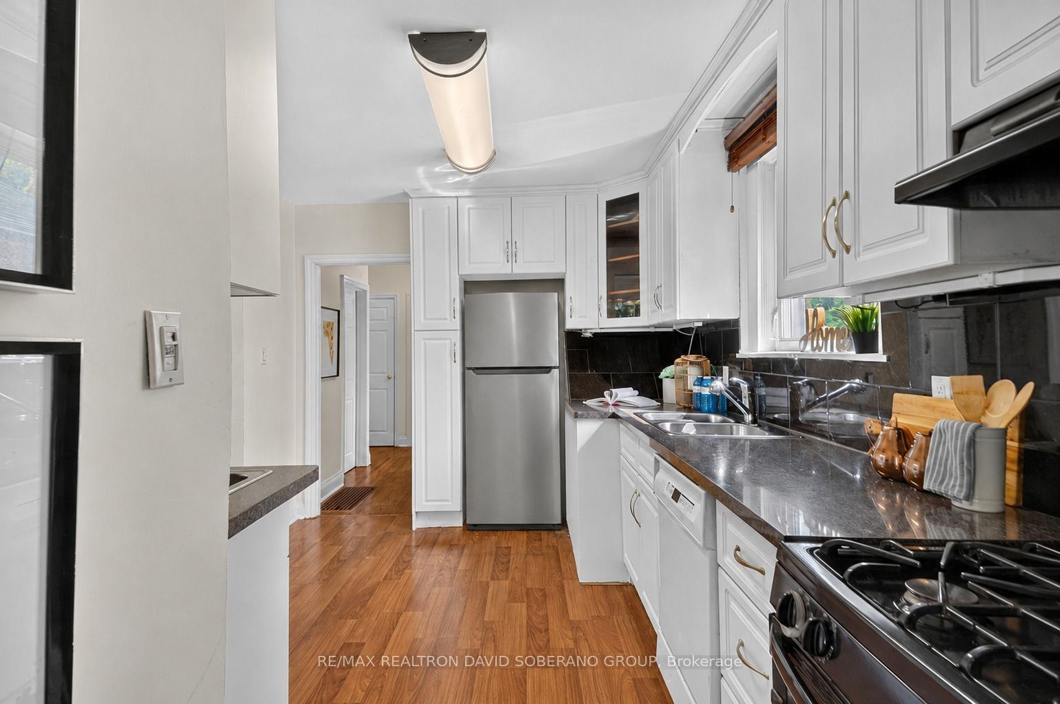 122 Mcgillivray Avenue, Toronto, ON M5M 2Y6 photo 2