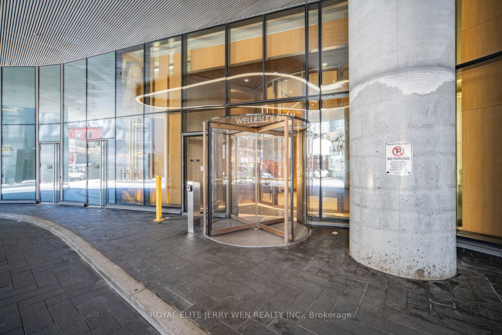 11 Wellesley Street W 3104, Toronto, ON M4Y 1E8 photo 2