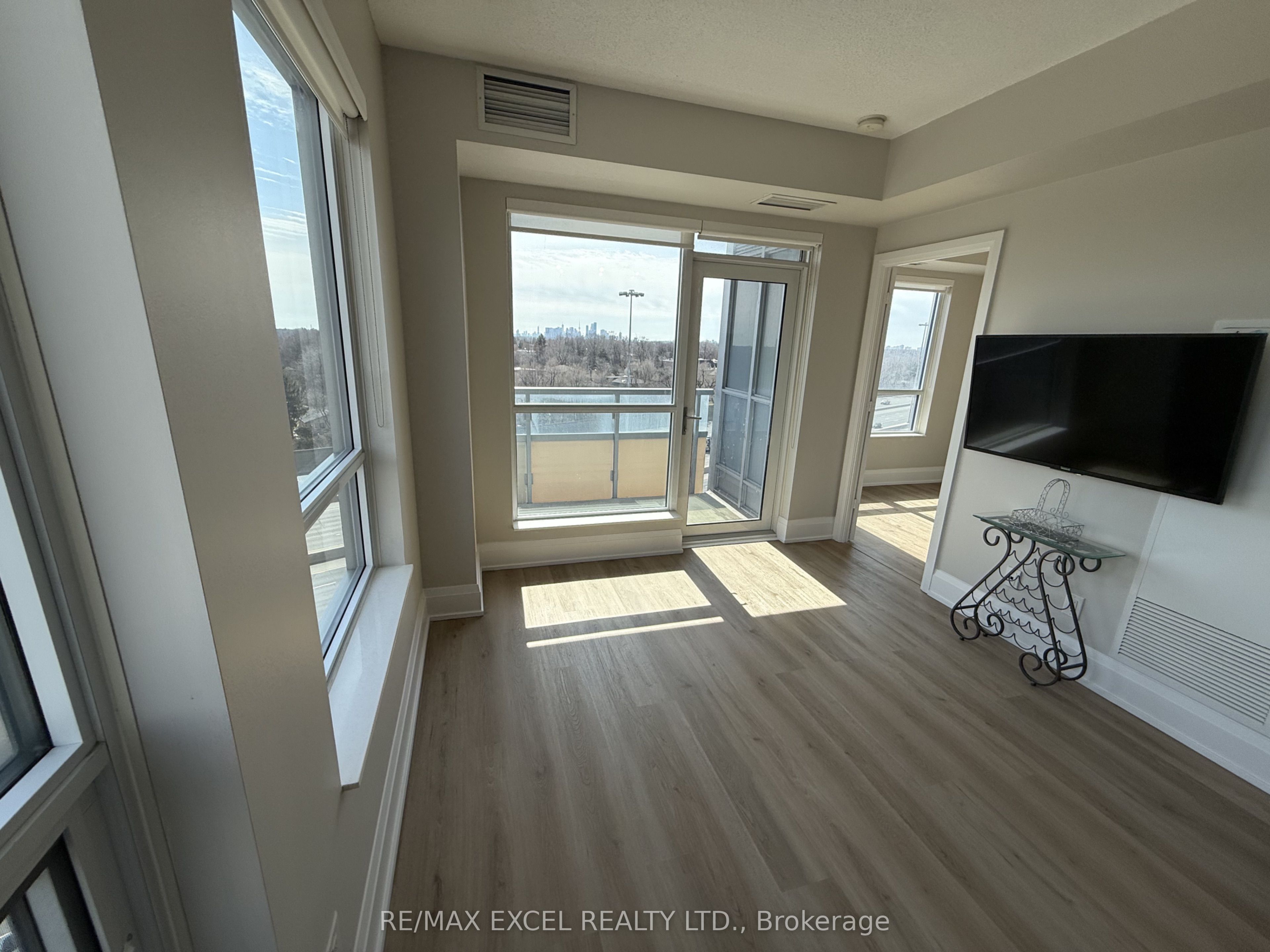 120 Harrison Garden Boulevard 906, Toronto, ON M2N 0H1 photo 3