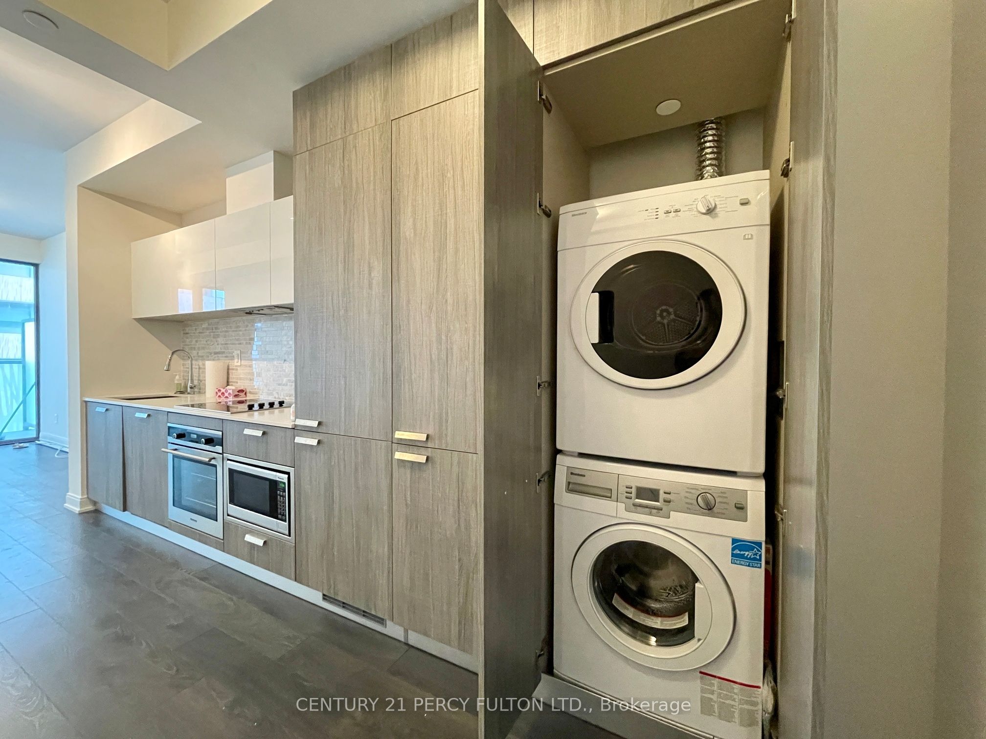 50 Charles Street E 2108, Toronto, ON M4Y 1T1 photo 3
