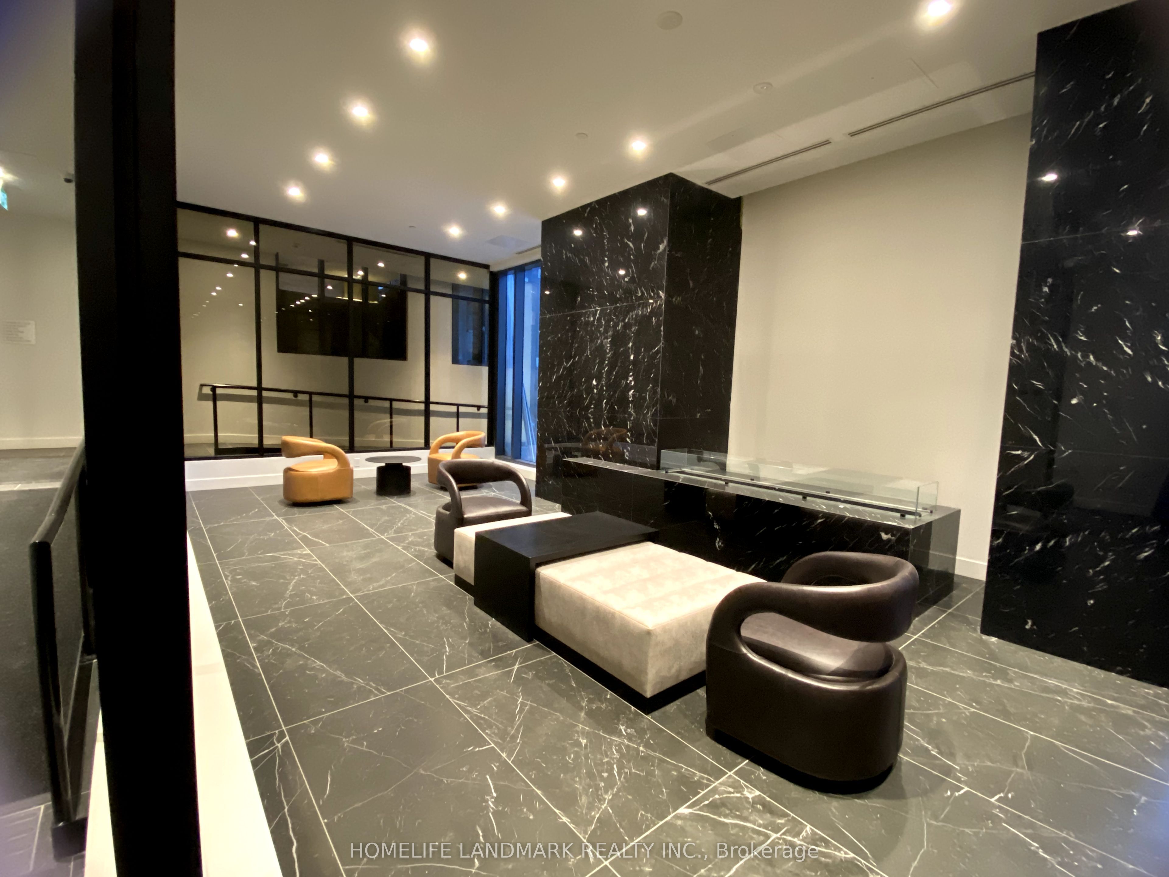 308 Jarvis Street 1302, Toronto, ON M5B 0E3 photo 3