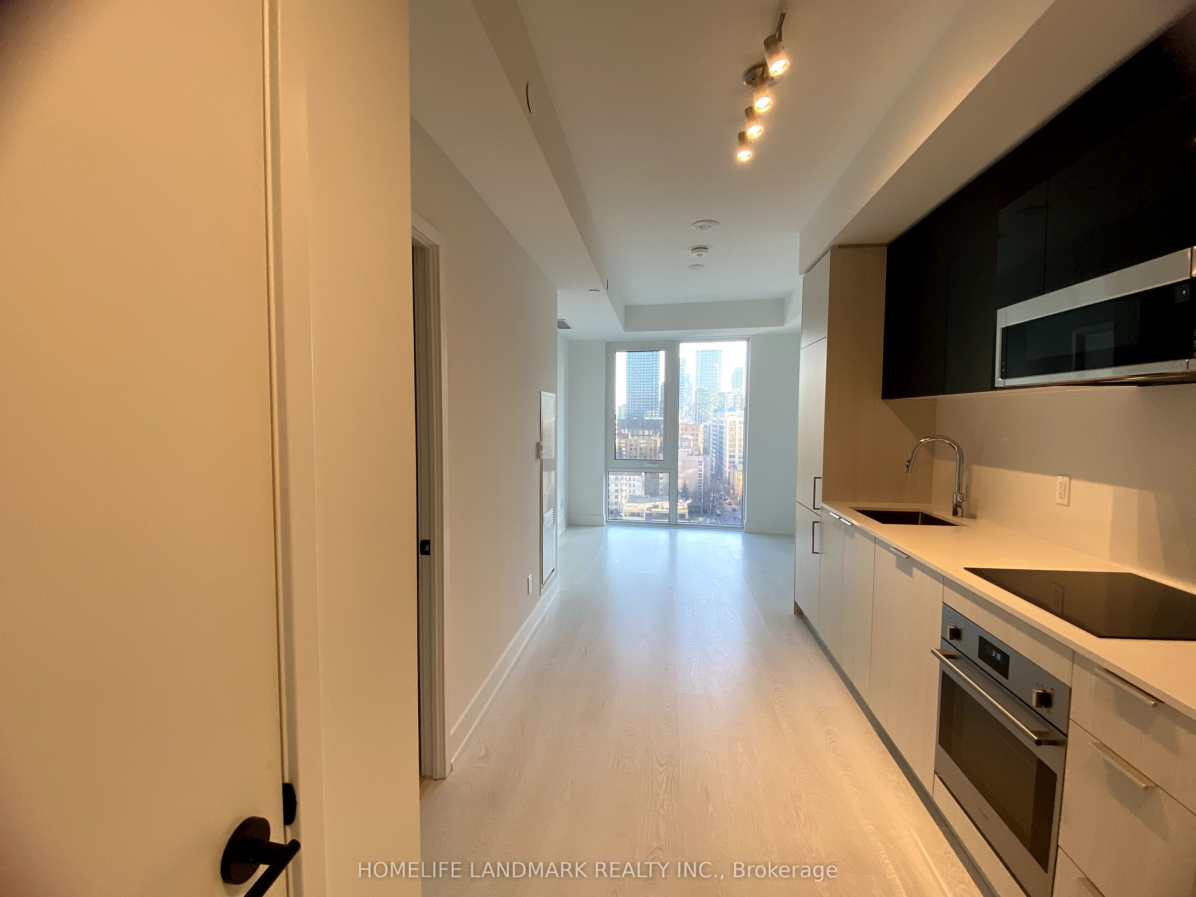 308 Jarvis Street 1302, Toronto, ON M5B 0E3 photo 4