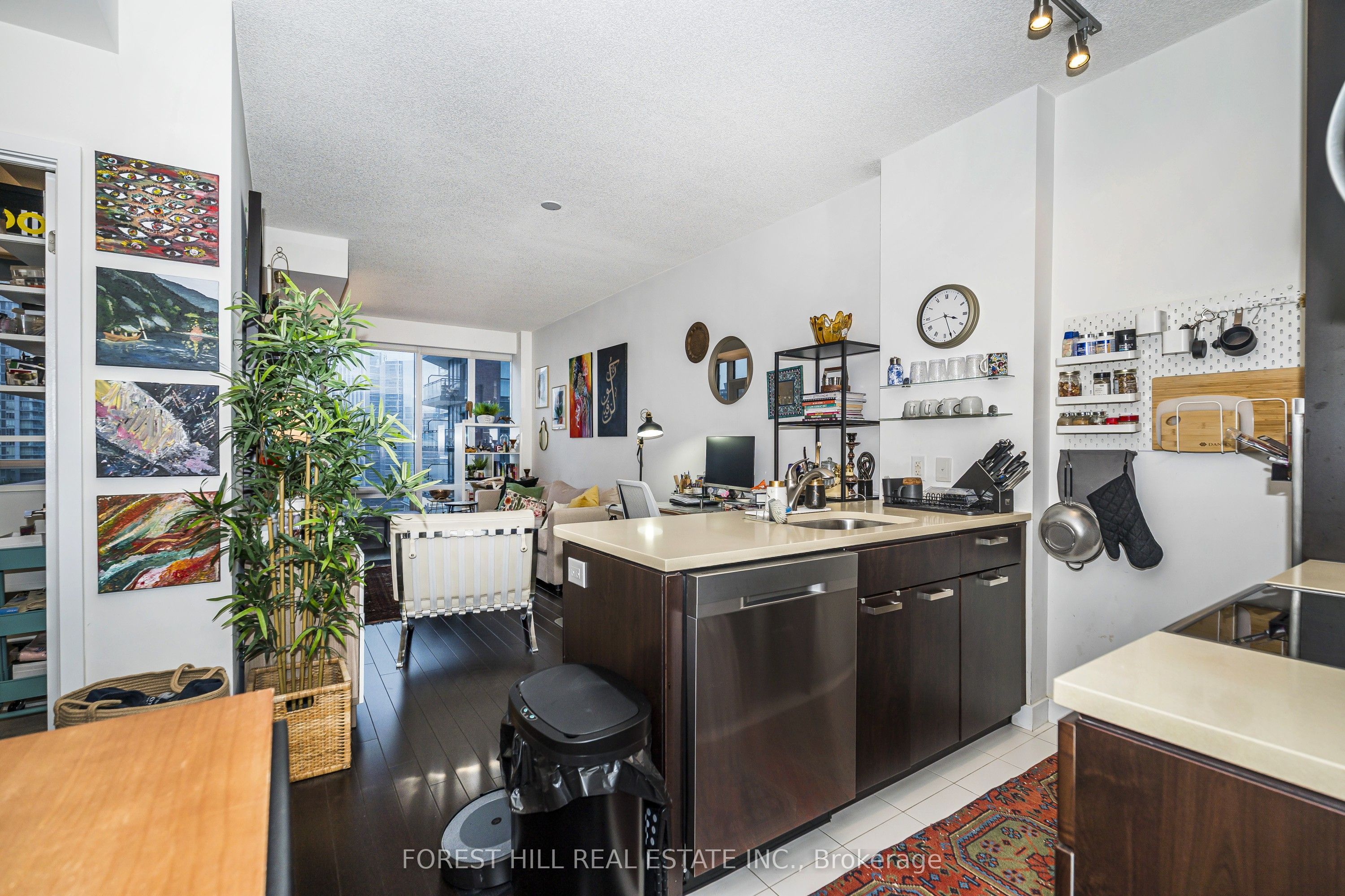 295 Adelaide Street, Toronto, ON M5V 1P7 photo 3