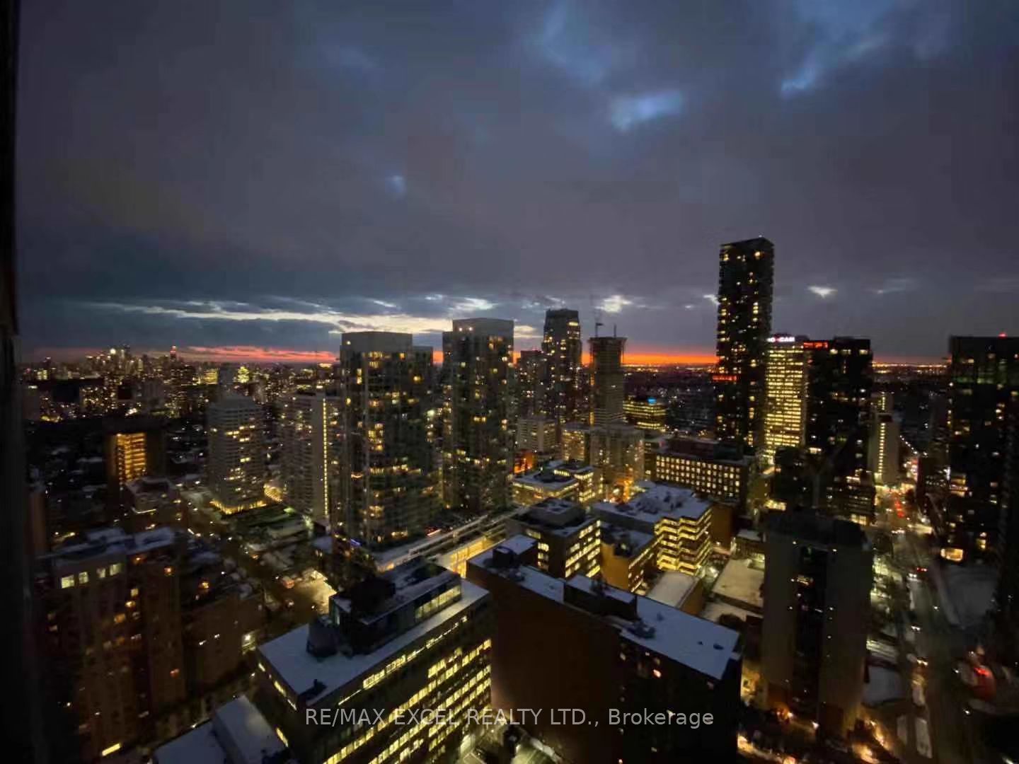 161 Roehampton Avenue 3702, Toronto, ON M4P 0C8 photo 2