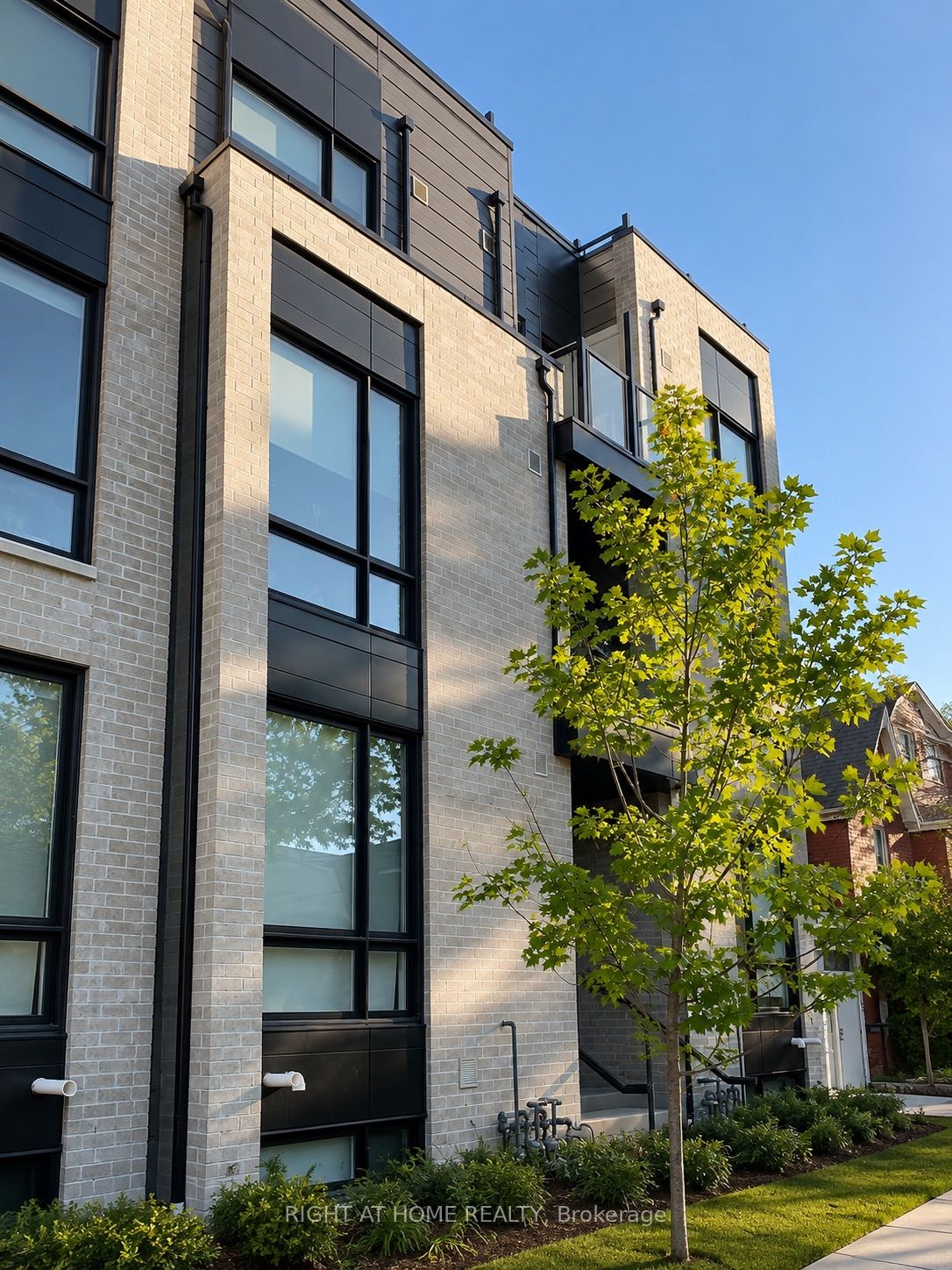51 Florence Street 9, Toronto, ON M6K 0C5