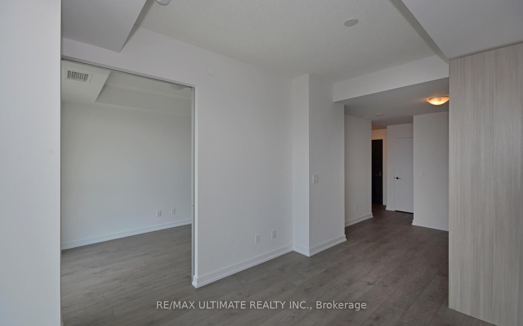 297 College Street 1510, Toronto, ON M5T 1S2 photo 4