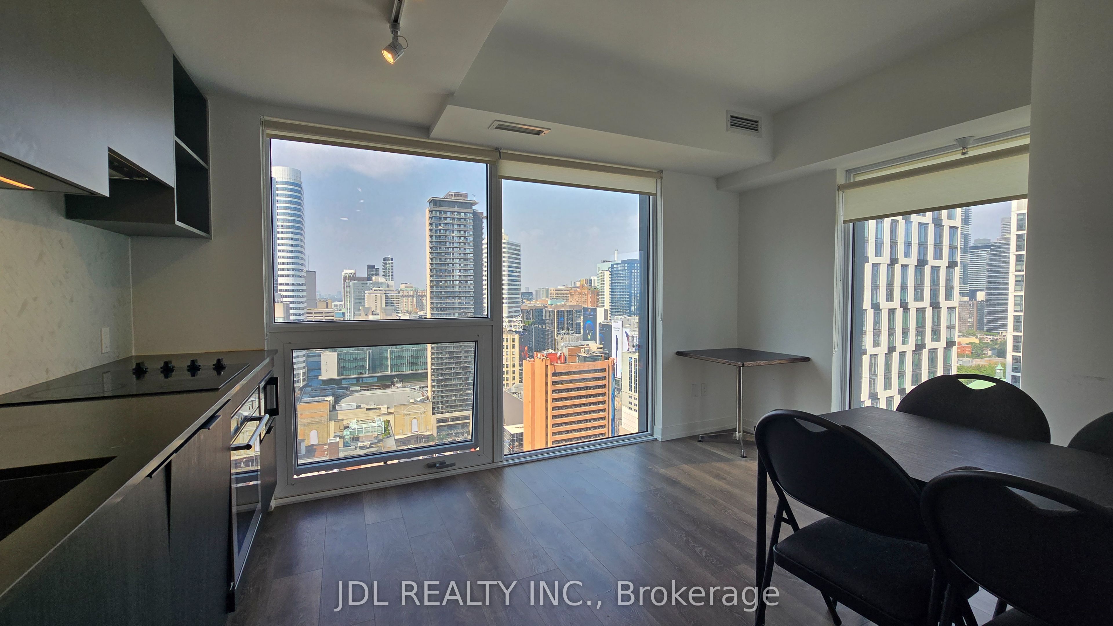82 Dalhousie Street 2812, Toronto, ON M5B 0C5