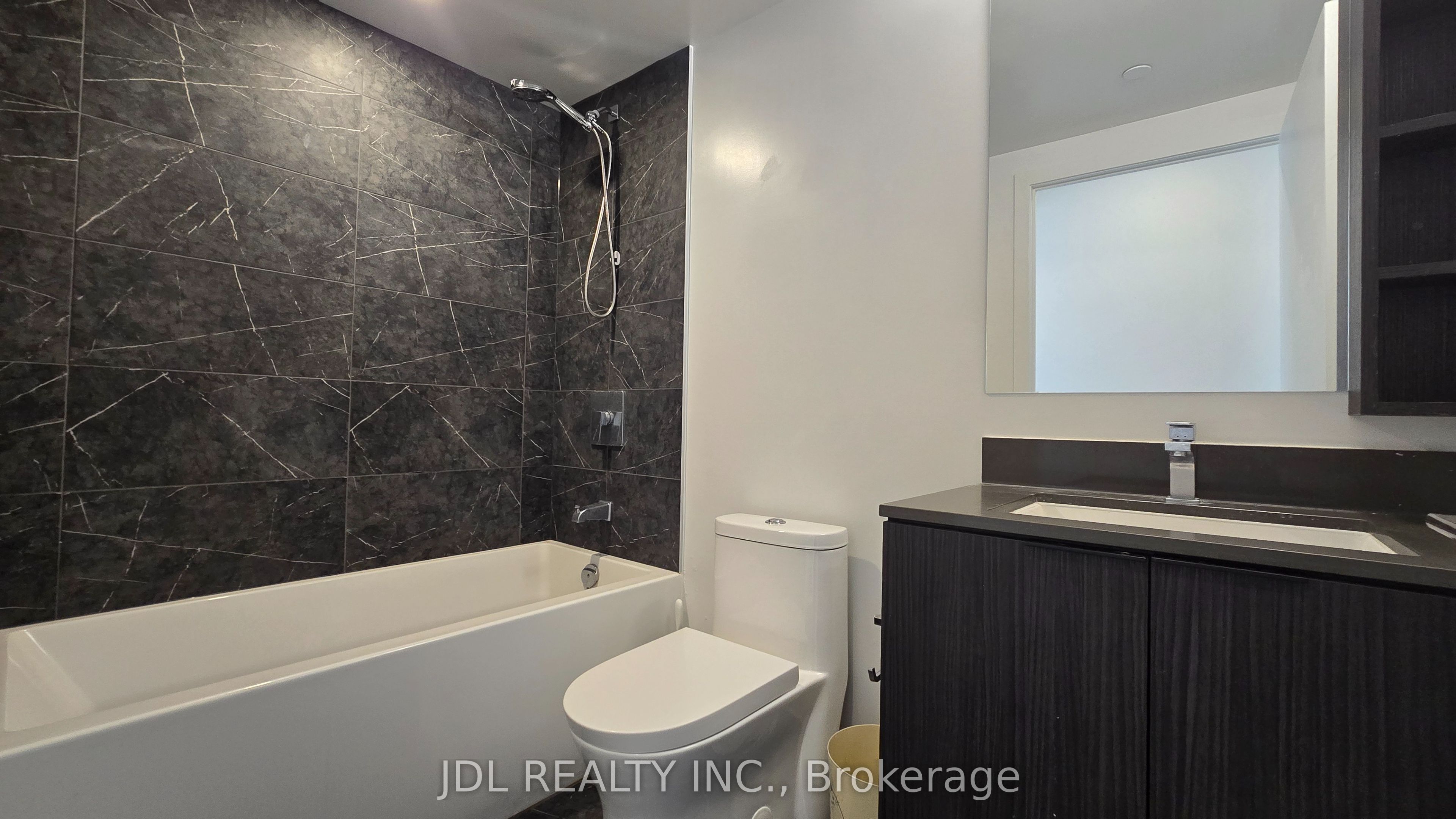 82 Dalhousie Street 2812, Toronto, ON M5B 0C5 photo 5