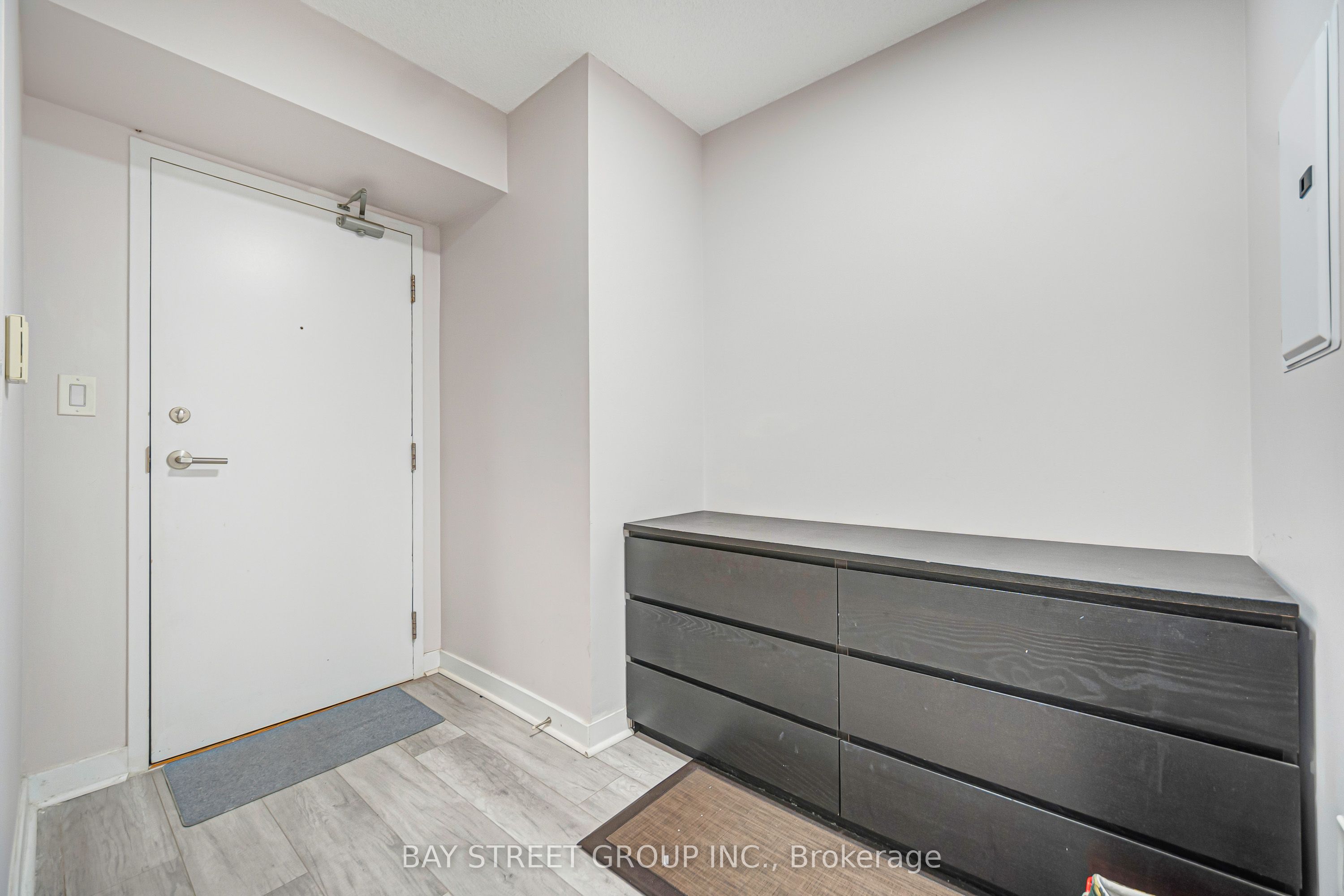 25 Telegram Mews 816, Toronto, ON M5V 3Z1 photo 2
