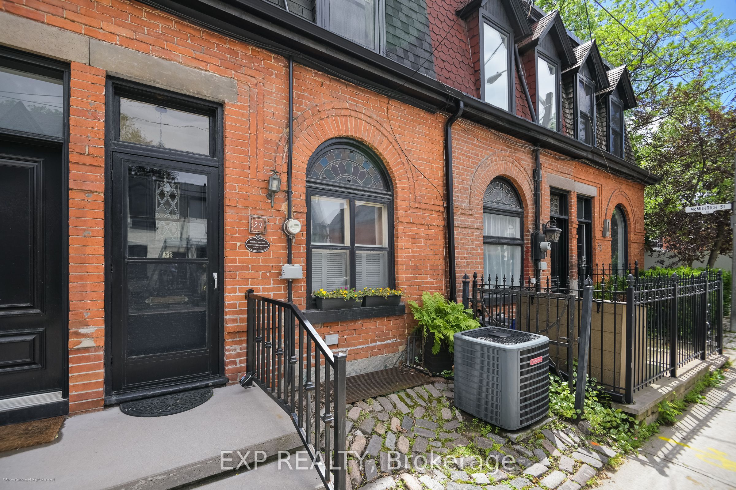 29 Belmont Street, Toronto, ON M5R 1P9 photo 3