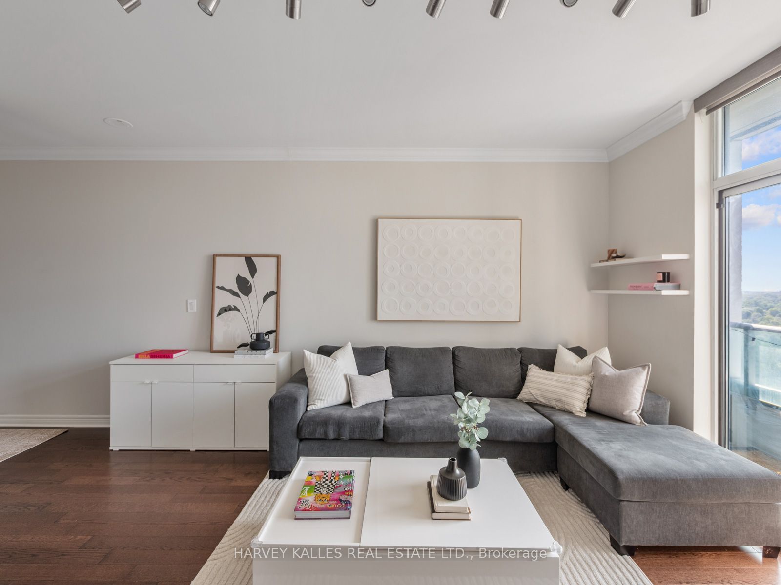 212 Eglinton Avenue E PH303, Toronto, ON M4P 0A3 photo 4