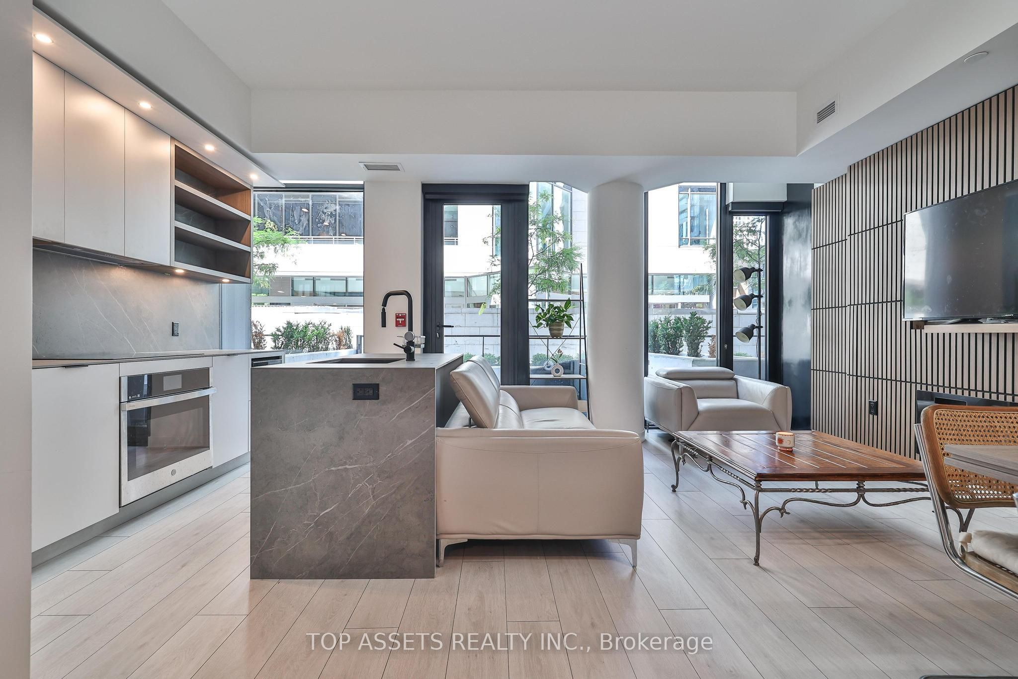 55 Charles Street E TH06, Toronto, ON M4Y 0J1 photo 4