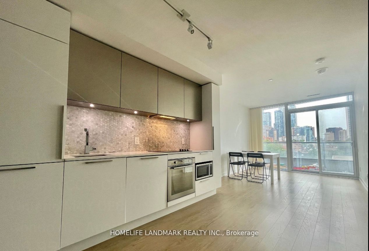 85 Wood Street 815, Toronto, ON M4Y 0E8 photo 3