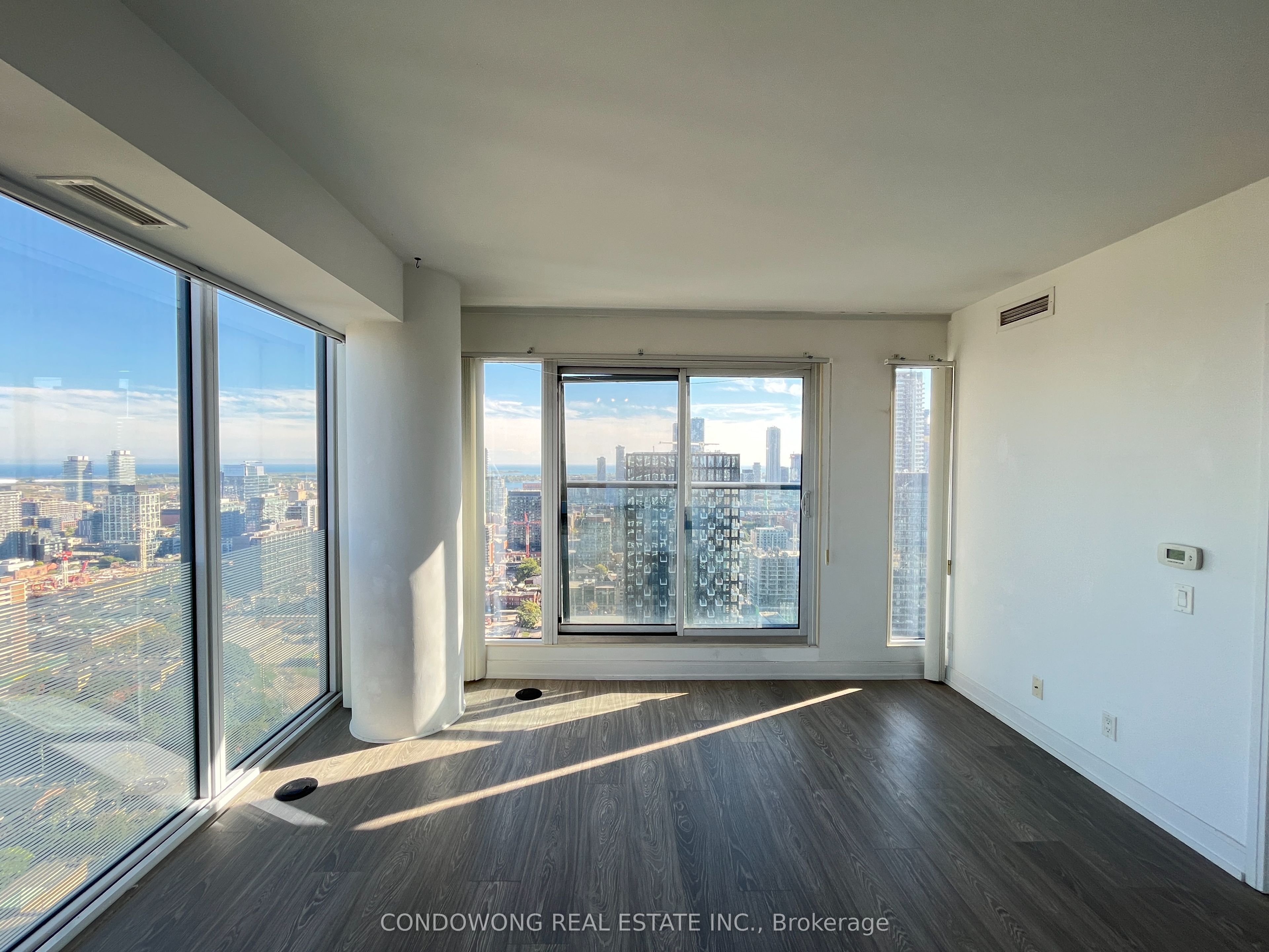 181 Dundas Street E 3905, Toronto, ON M5A 0N5 photo 4