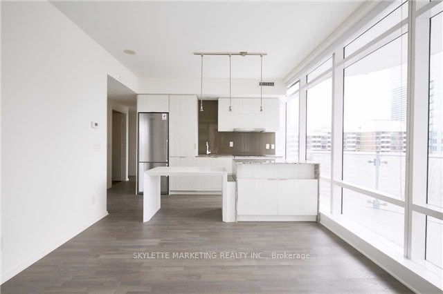 1 Bloor Street E 3710, Toronto, ON M4W 0A8