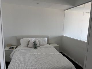 197 Yonge Street 35, Toronto, ON M5B 0C1 photo 4