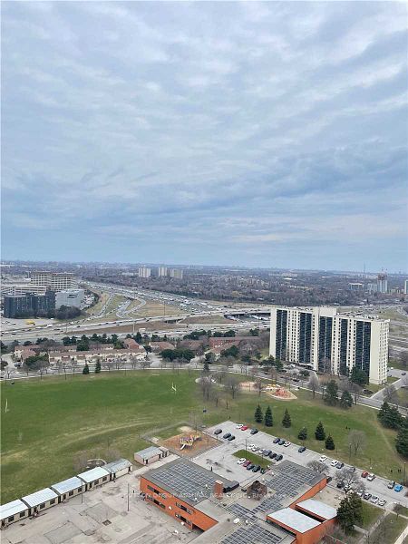 32 Forest Manor Street 2909, Toronto, ON M2J 0H2 photo 2