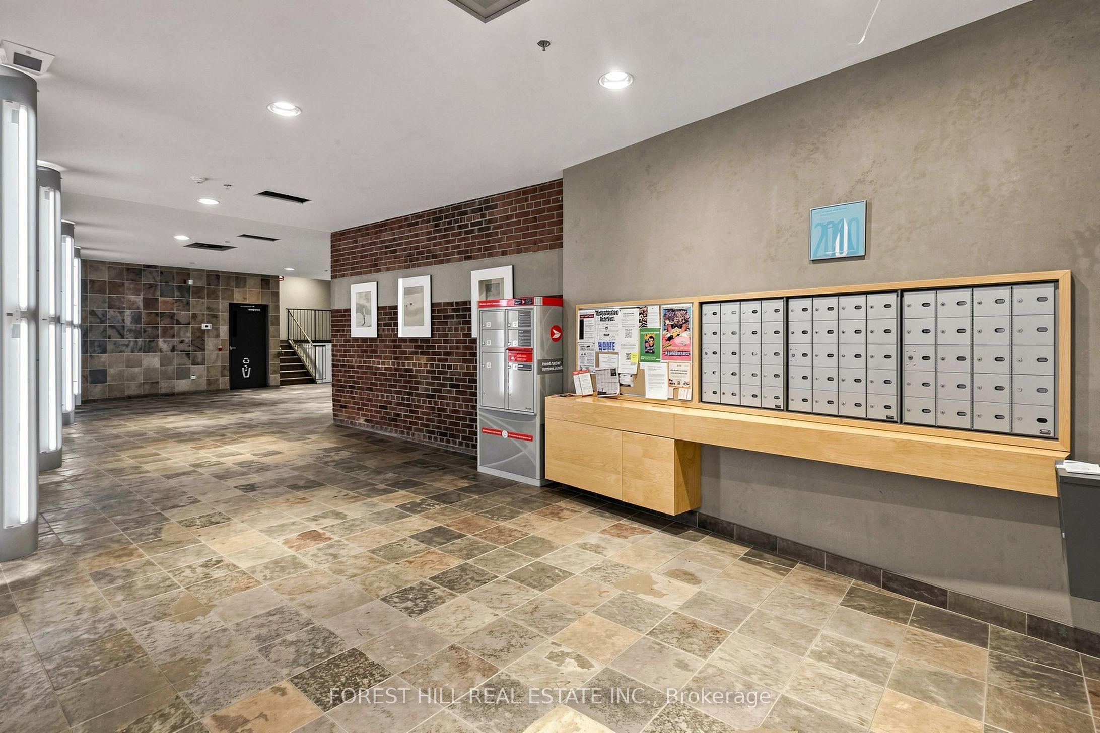 21 Nassau Street 301, Toronto, ON M5T 3K6 photo 5