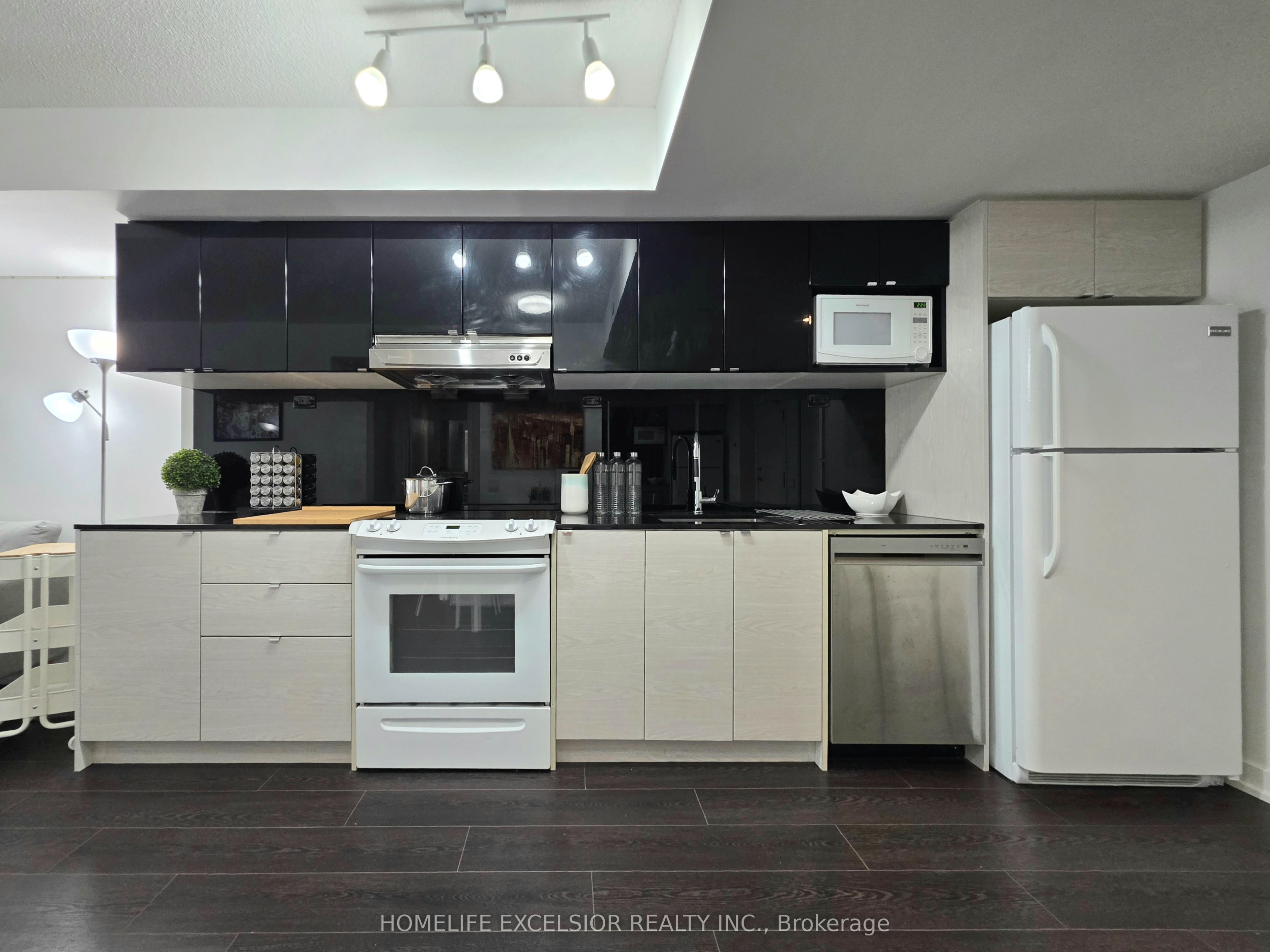 72 Esther Shiner Boulevard 601, Toronto, ON M2K 0C4 photo 3