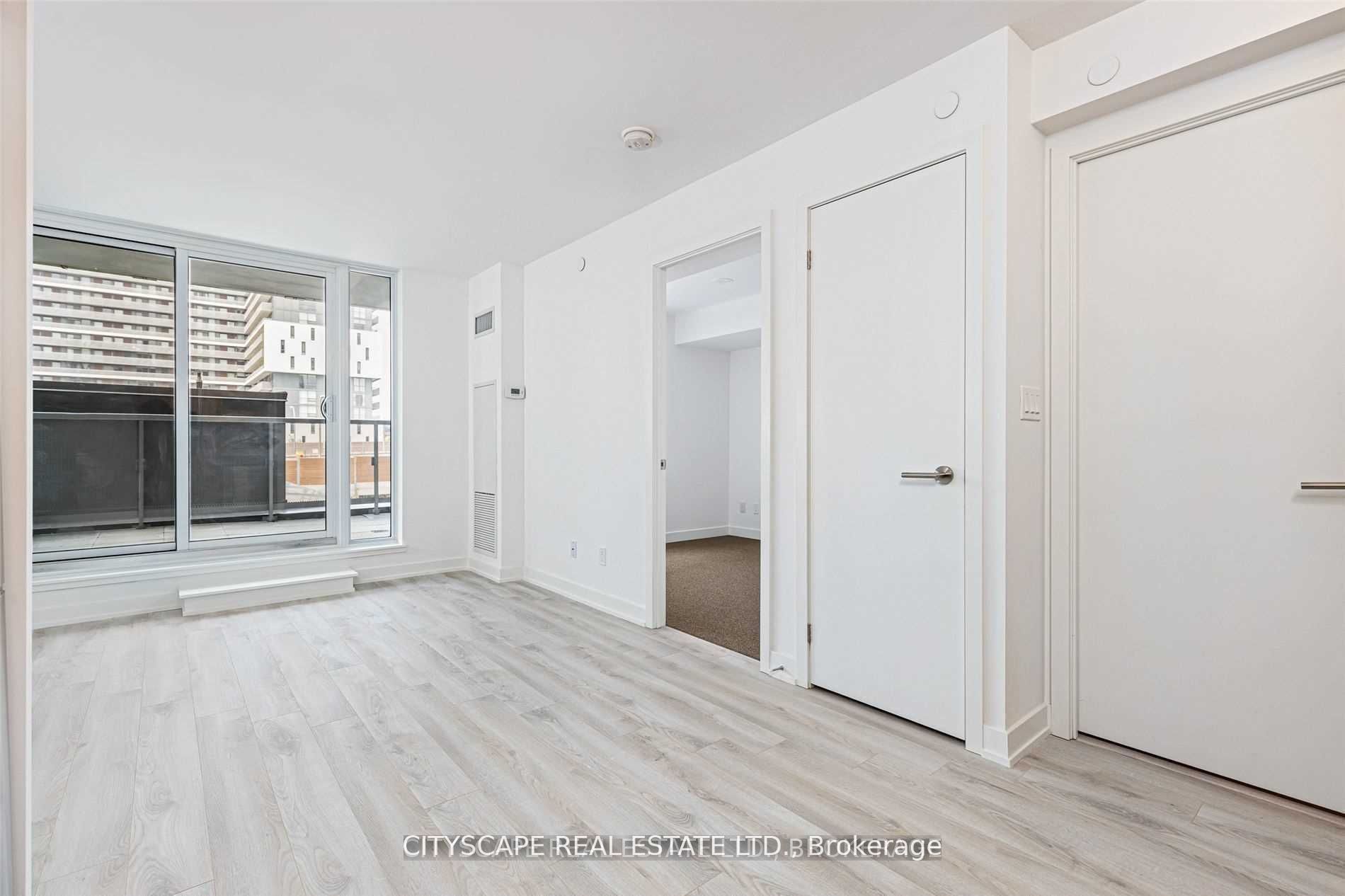 120 Varna Drive 425, Toronto, ON M6A 2M1 photo 3