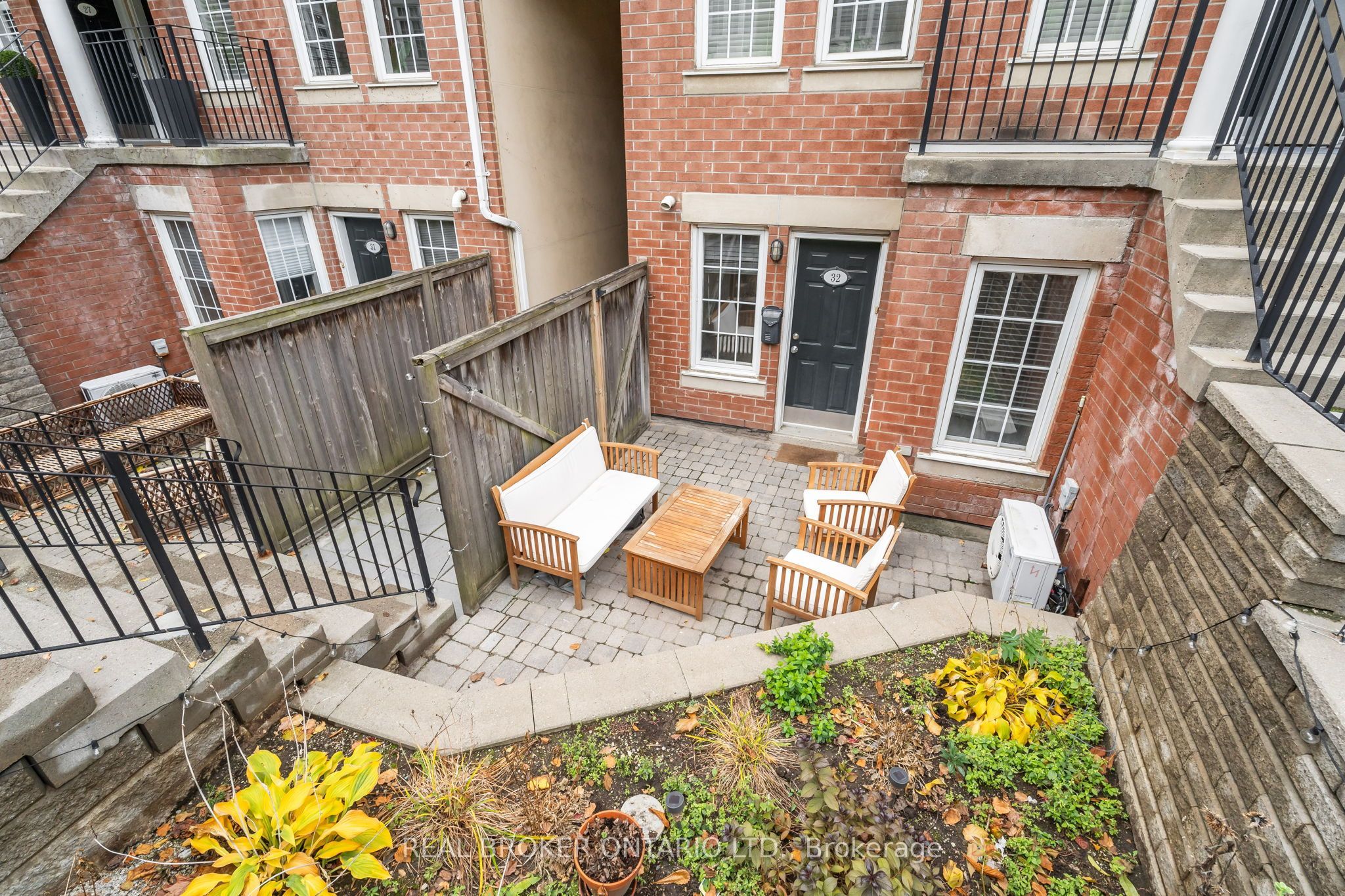 11 Niagara Street W 32, Toronto, ON M5V 3N9 photo 4