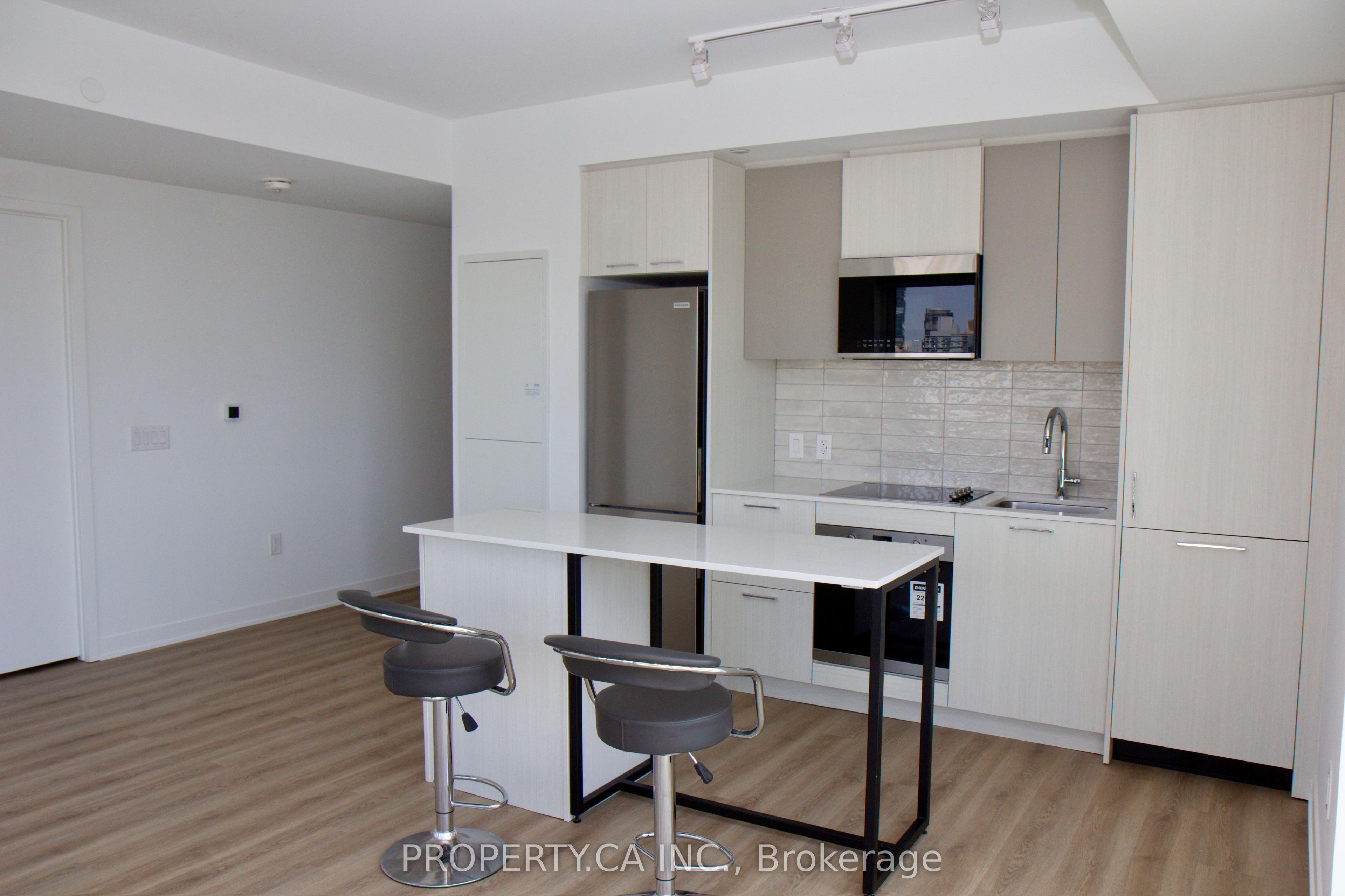 10 Oak Street 1904, Toronto, ON M5A 0Z1 photo 3